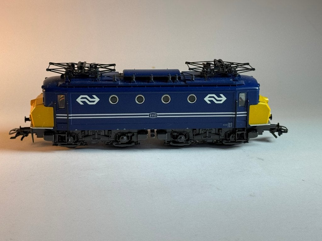 Märklin 3424 H0 E-loc NS 1117 blauw gele neus Delta digitaal, Wisselstroom, Locomotief, Ophalen of Verzenden, Service@maerklin.de