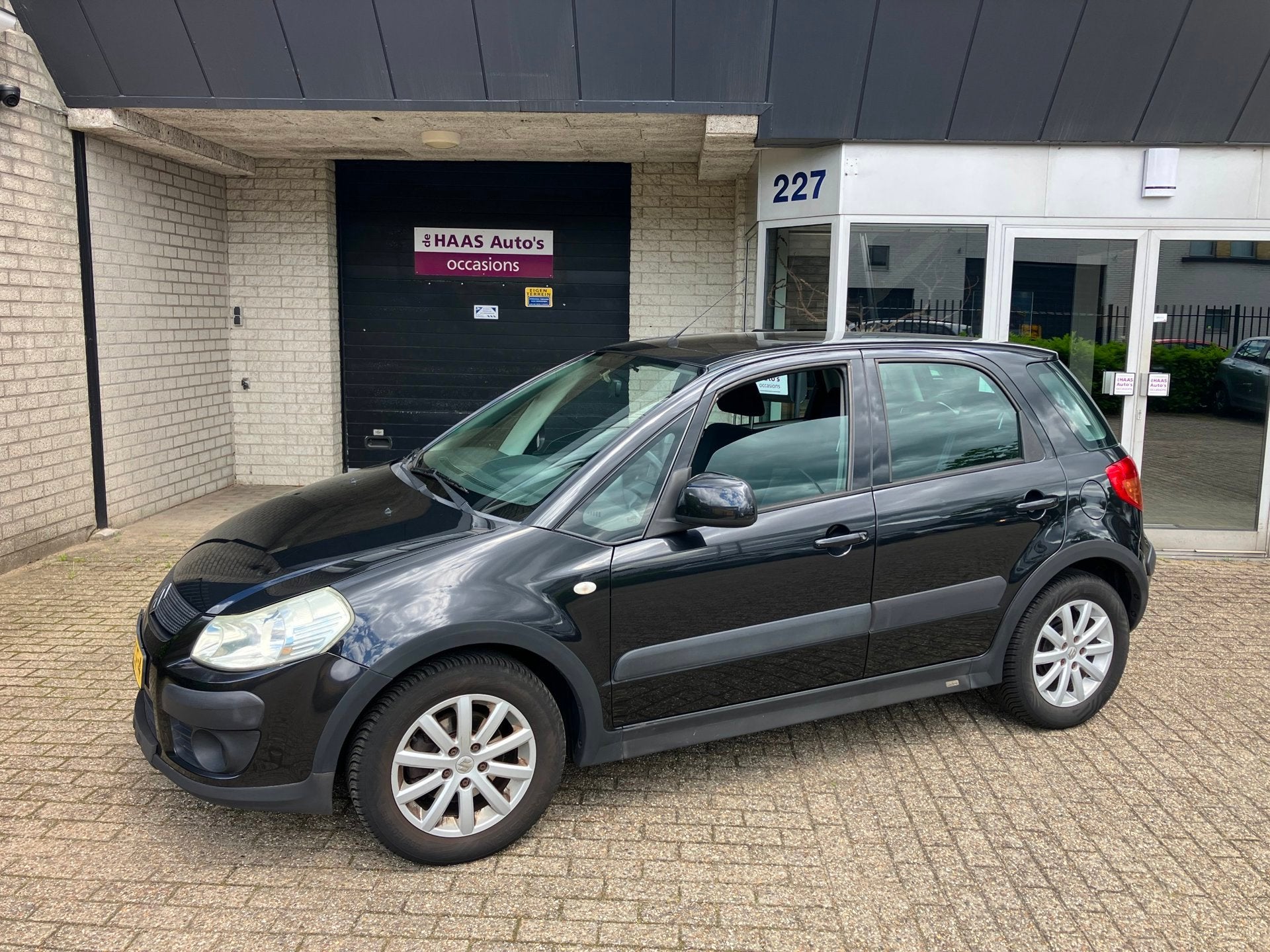 Suzuki SX4 1.6 Comfort / DEALER SERVICED / HOGE INSTAP / AIR, Voorwielaandrijving, Gebruikt, Zwart, 4 cilinders