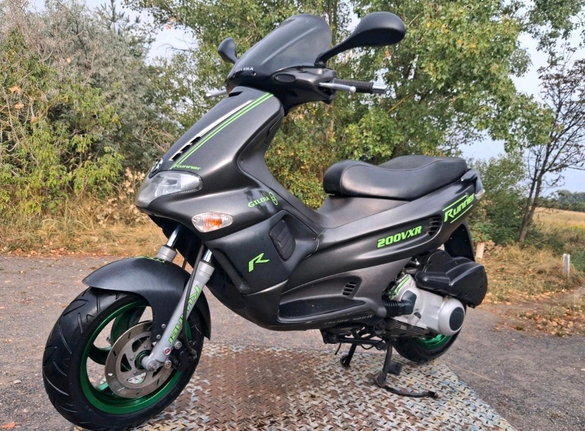 Gilera Runner 200cc - Start en loopt goed, zonder papieren, Fietsen en Brommers, Brommeronderdelen | Scooters, Ophalen of Verzenden