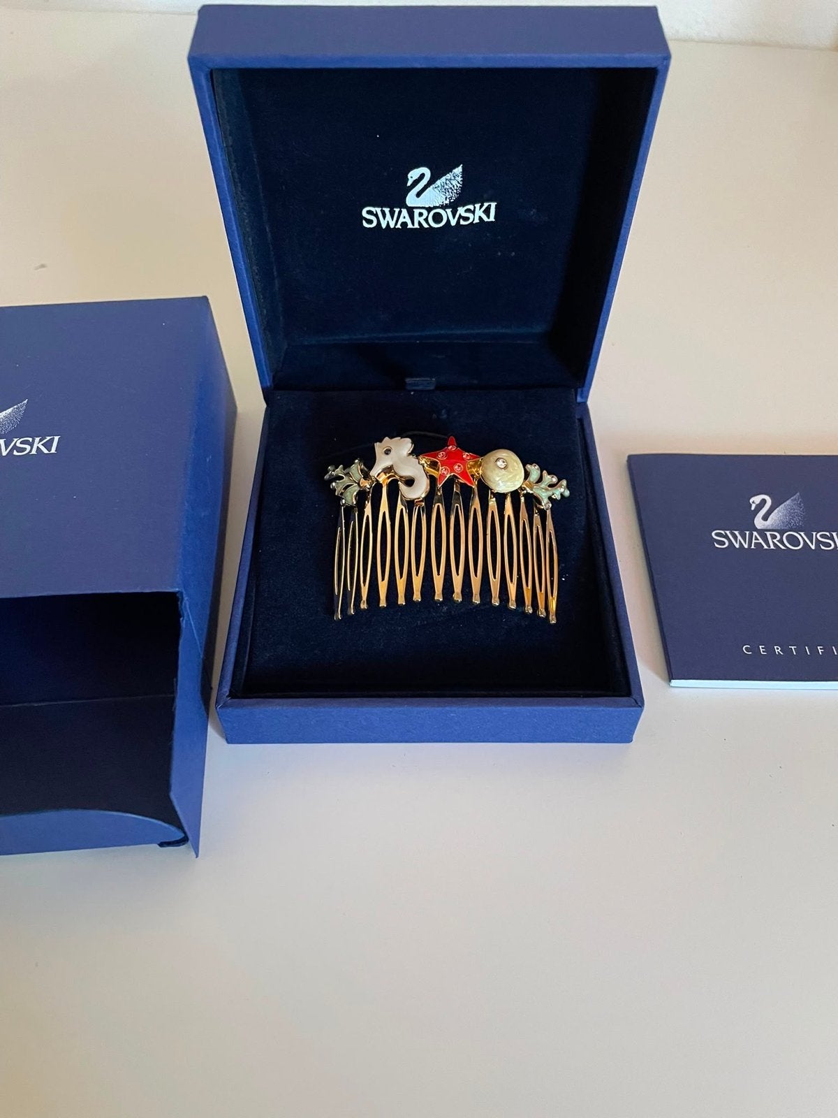 Swarovski Haarspeld Zeethema - Nieuw in doos, Verzamelen, Swarovski, Ophalen of Verzenden, Nieuw, Mode-accessoire