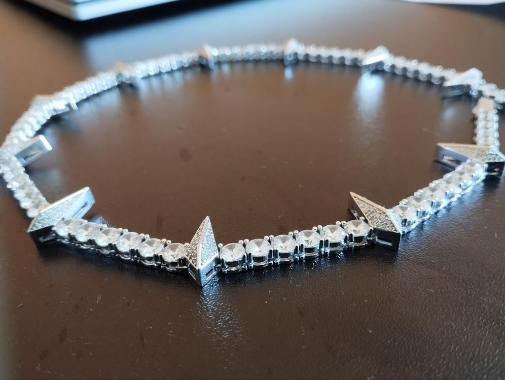 Zilverkleurige ketting met spikes en strass, Overige materialen, Zo goed als nieuw, Zilver, Ophalen