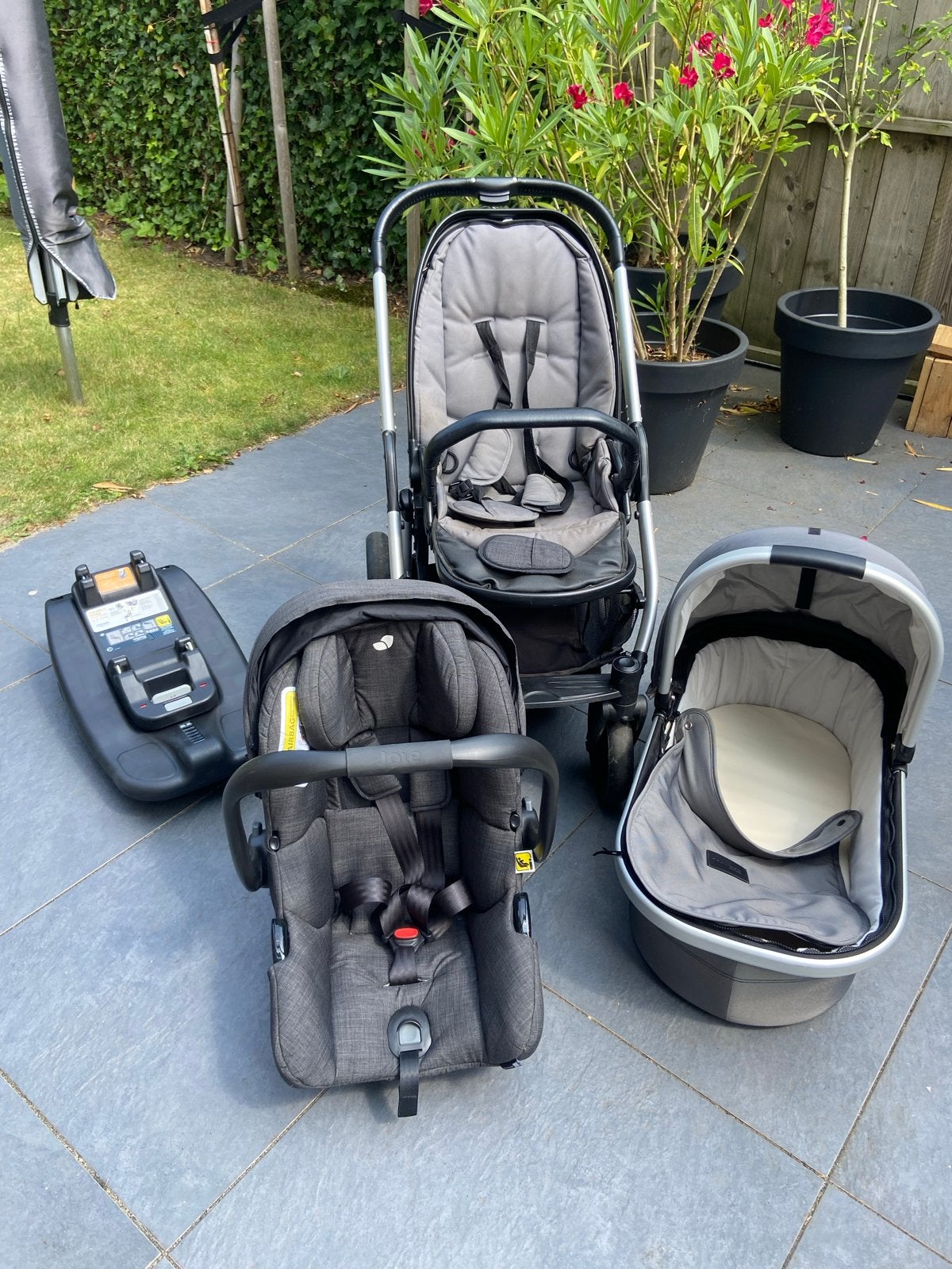 Joie Combiwagen met reiswieg, autostoel en isofix base, Zo goed als nieuw, Combiwagen, Verstelbare duwstang, Ophalen