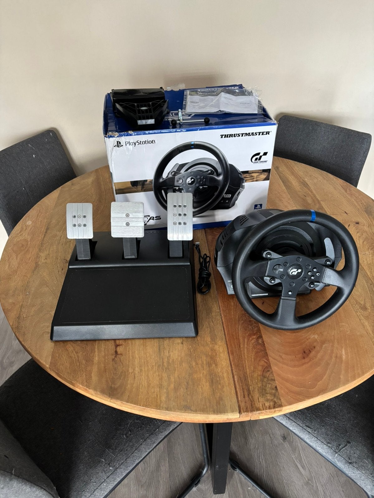 Thrustmaster T128 PS4/PS5/PC racestuur met pedalen, Computers en Software, Joysticks, Ophalen, Zo goed als nieuw