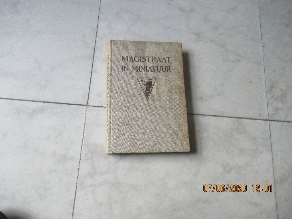 Magistraat in Miniatuur, Maatschappij en Samenleving, Ophalen of Verzenden, Zo goed als nieuw, F. le Maire   Kamp