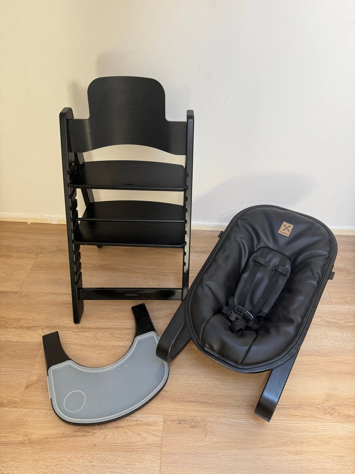 Kidsmill Up kinderstoel met wipstoel en leren bekleding, Ophalen, Gebruikt, Meegroeistoel, Afneembaar eetblad