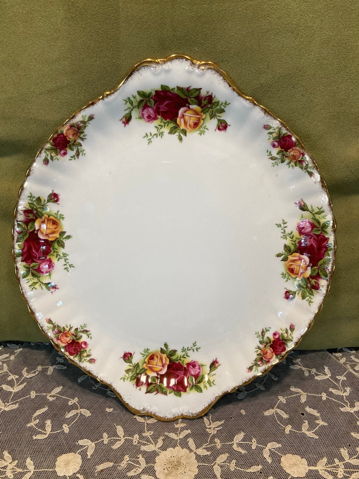 Gebakschaal Royal Albert Old Country Roses (250725s), Huis en Inrichting, Gebruikt, Ophalen of Verzenden, Schaal of Schalen, Overige stijlen