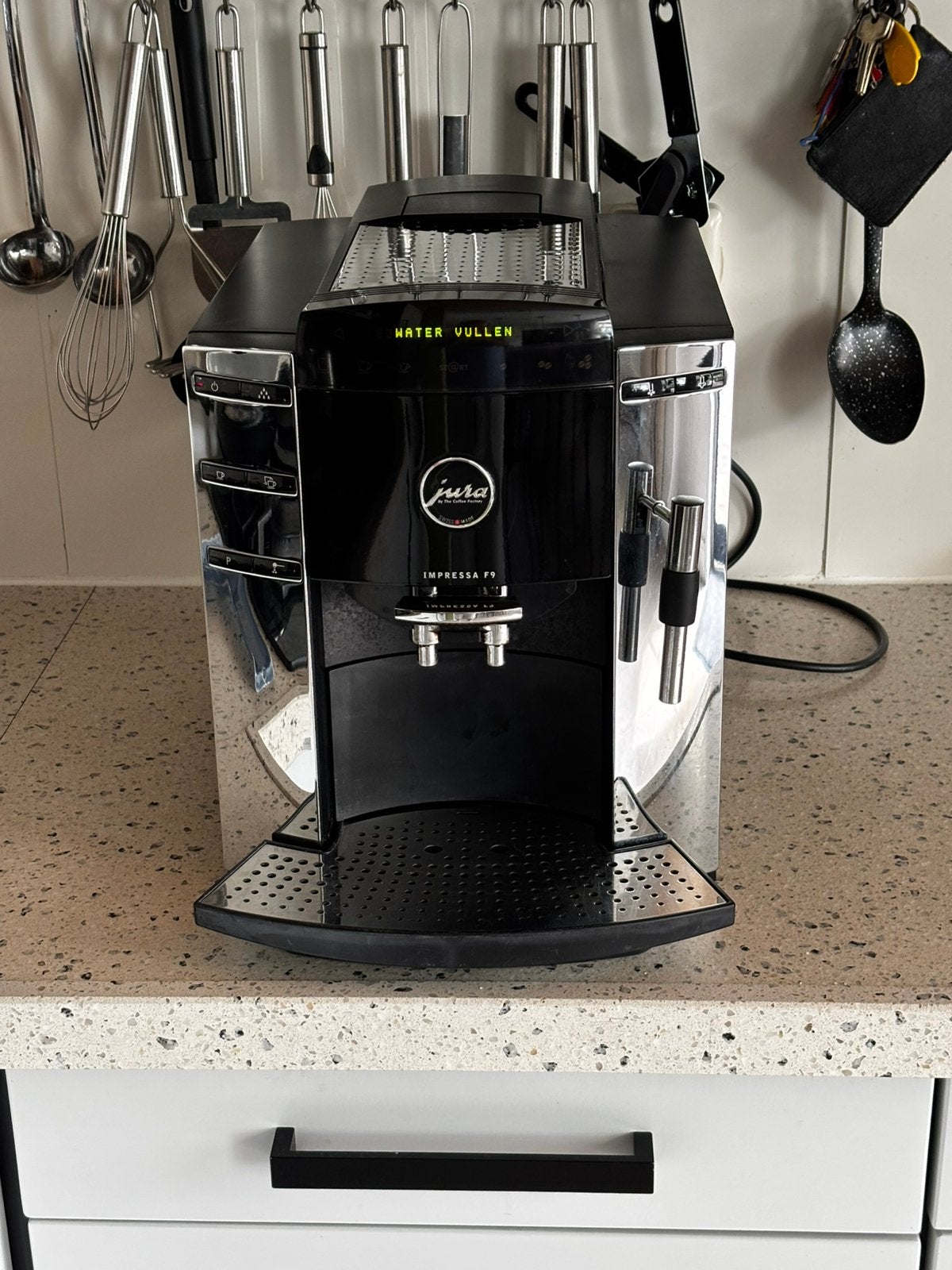 Jura impressa F9, Gebruikt, Koffiemachine, Afneembaar waterreservoir, Koffiebonen
