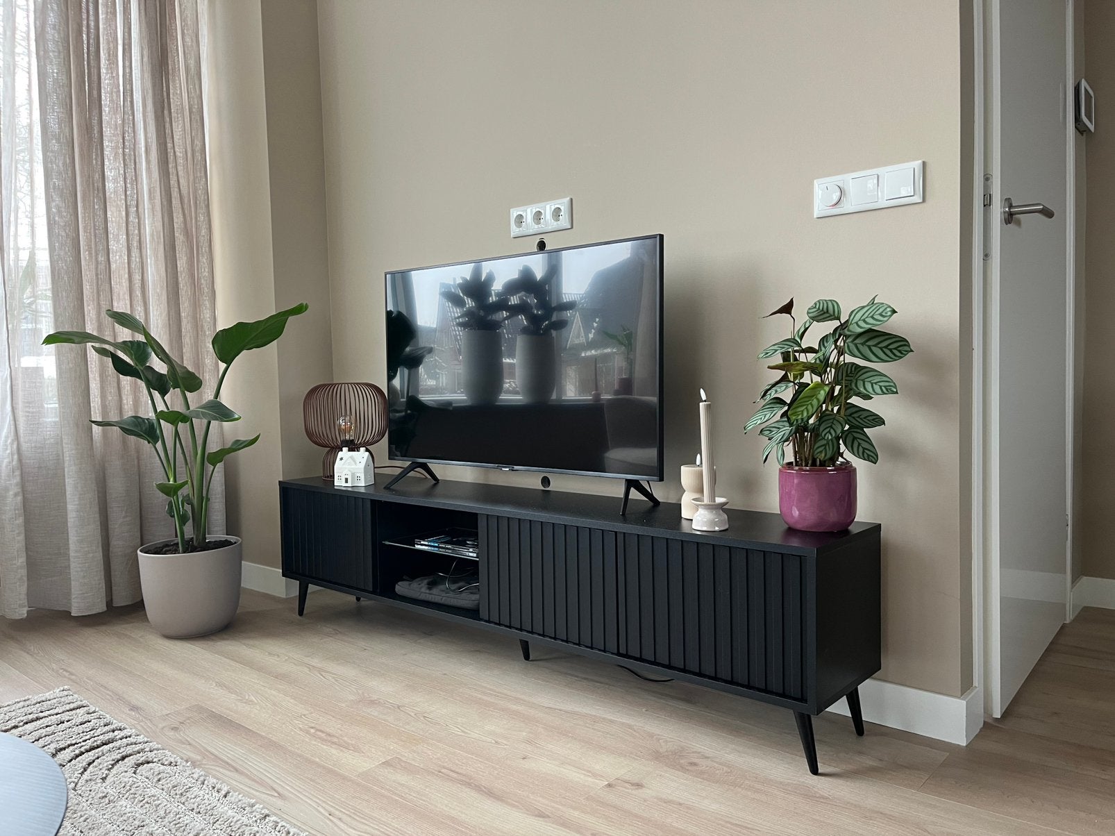 Tv meubel zwart, Ophalen, 150 tot 200 cm, Zo goed als nieuw, Minder dan 100 cm