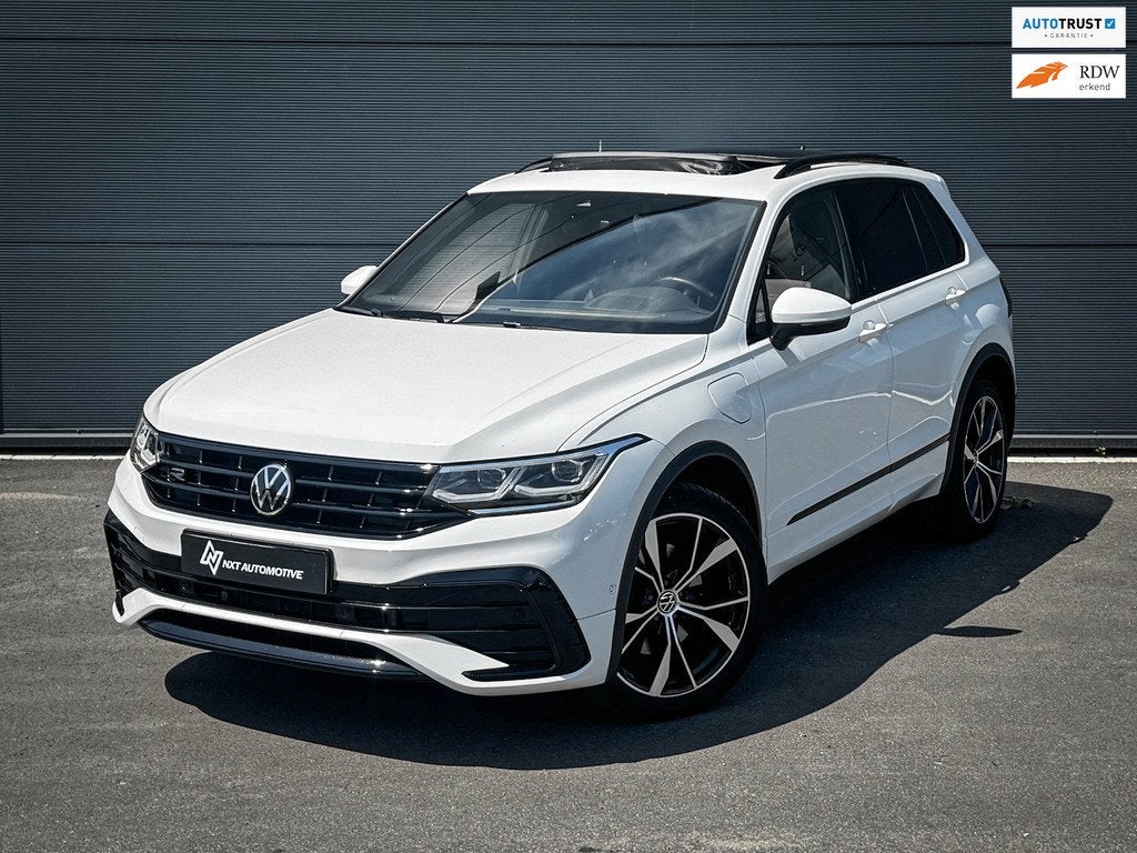 Volkswagen TIGUAN 1.4 TSI eHybrid 3X R-Line, 245PK, Pano, AC, 1716 kg, Automatische klimaatregeling, 4 cilinders, Wit