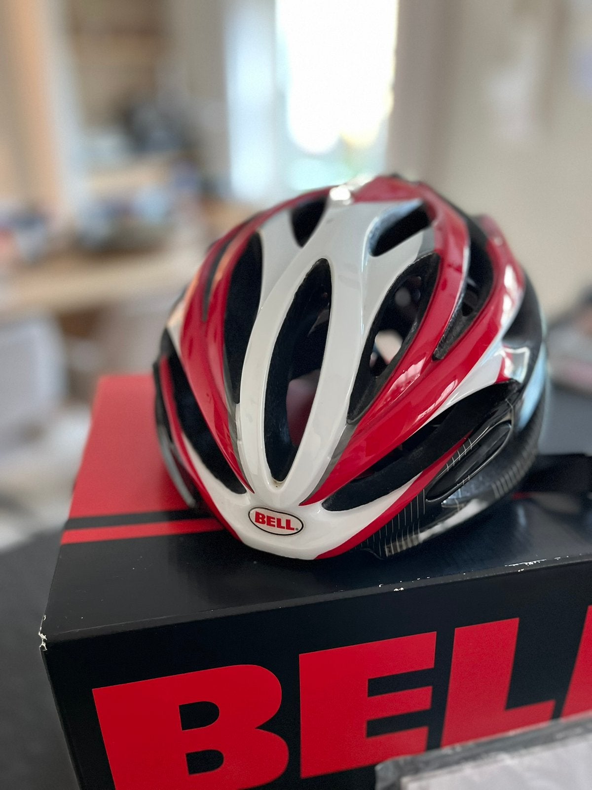 Racefietshelm van het merk Bell, Ophalen of Verzenden, Zo goed als nieuw