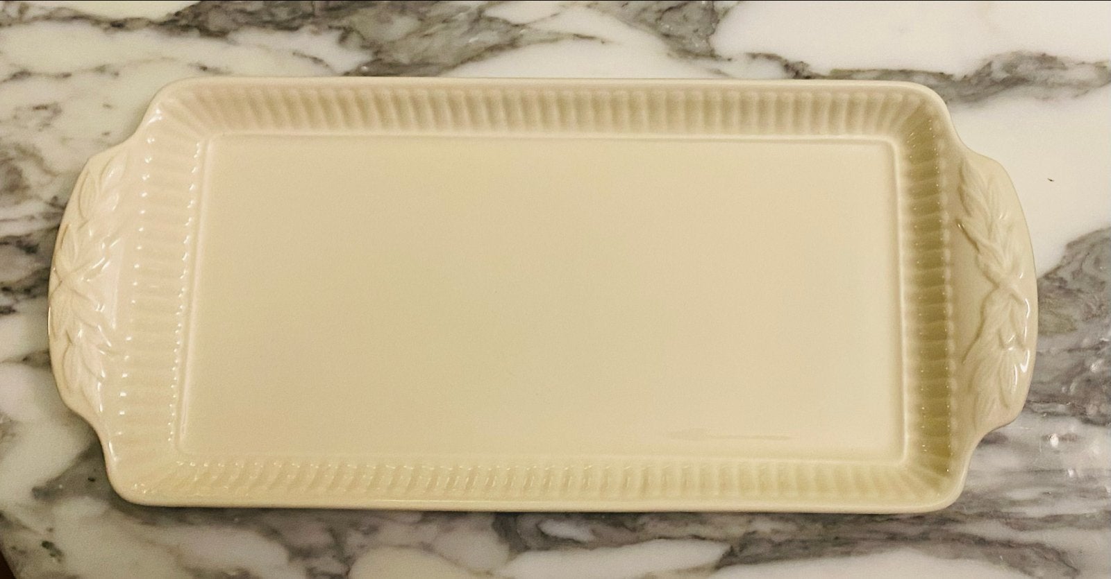 Wedgwood Edme Cakeschaal - Elegant en Tijdloos, Huis en Inrichting, Klassiek, Ophalen of Verzenden, Wedgwood, Porselein