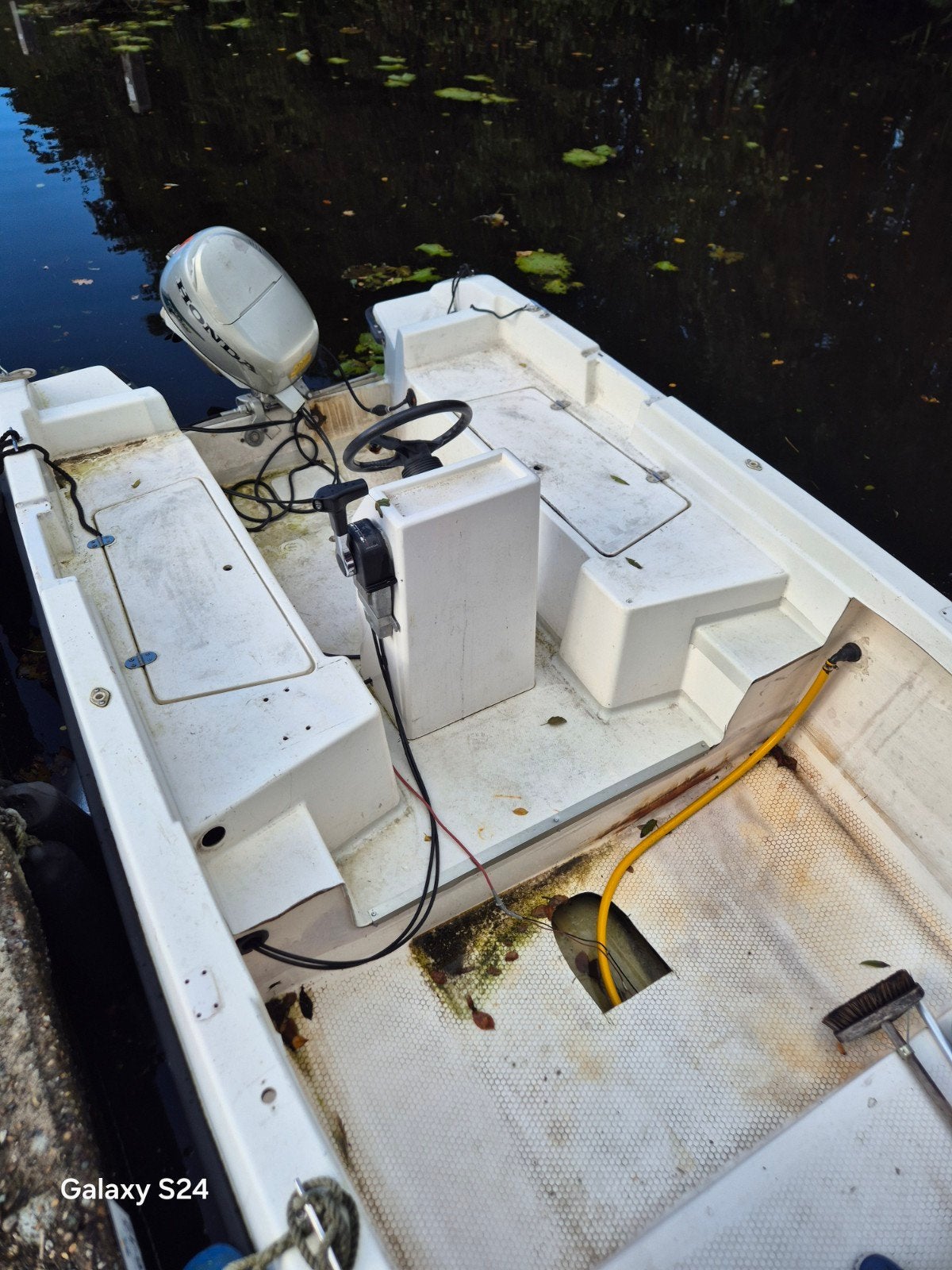 Stabiele visboot/toerboot met Honda buitenboordmotor, Benzine, Gebruikt, Buitenboordmotor, Biminitop