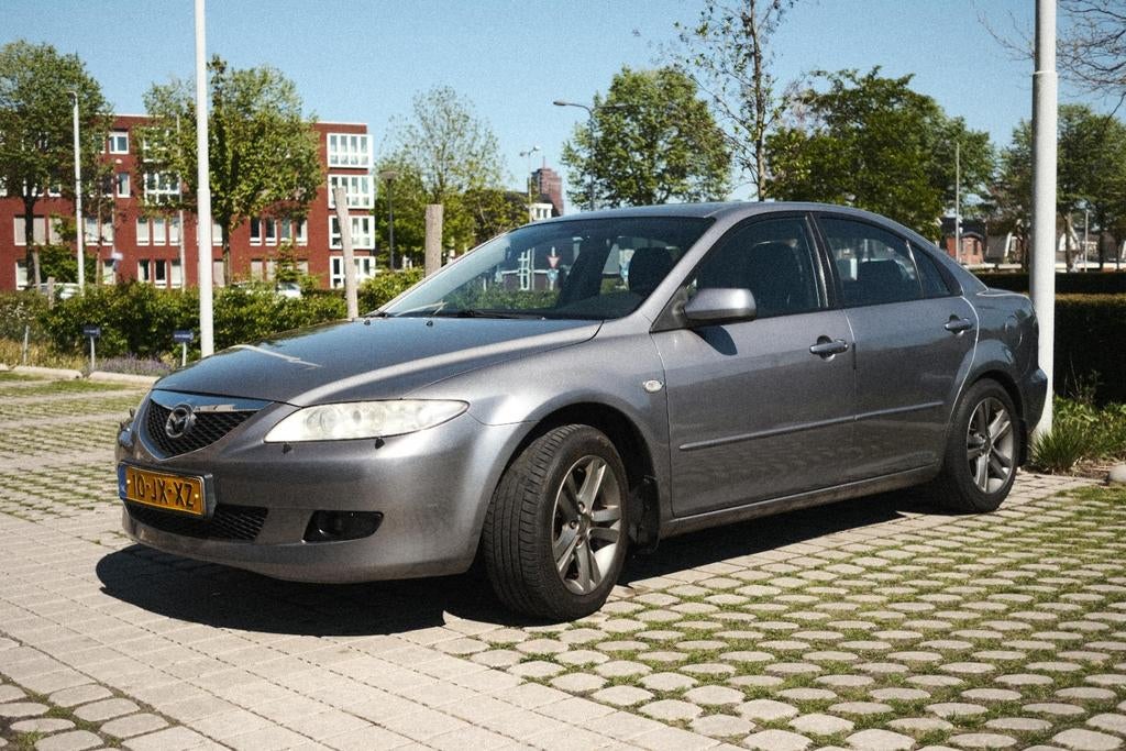 Mazda 6 2.0 Sport Touring 2002 Grijs, Auto's, Voorwielaandrijving, Zwart, 4 cilinders, Handgeschakeld