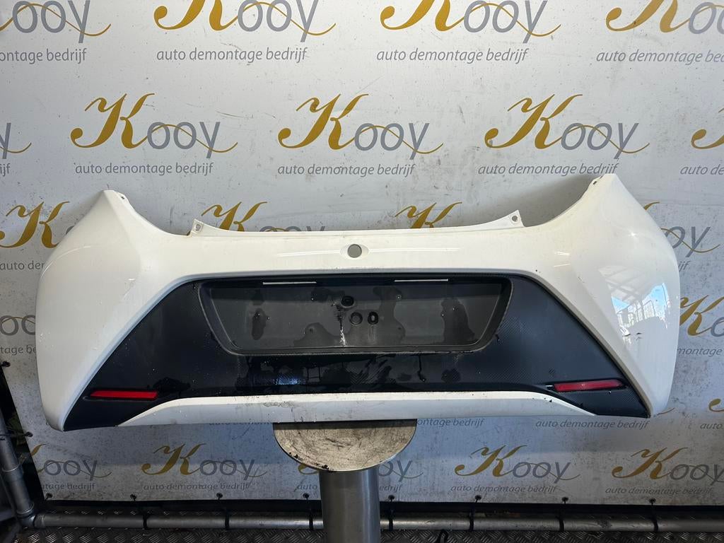 Achterbumper Toyota aygo 2016 kleurcode 068 white, Auto-onderdelen, Carrosserie en Plaatwerk, Ophalen of Verzenden, Toyota, Bumper