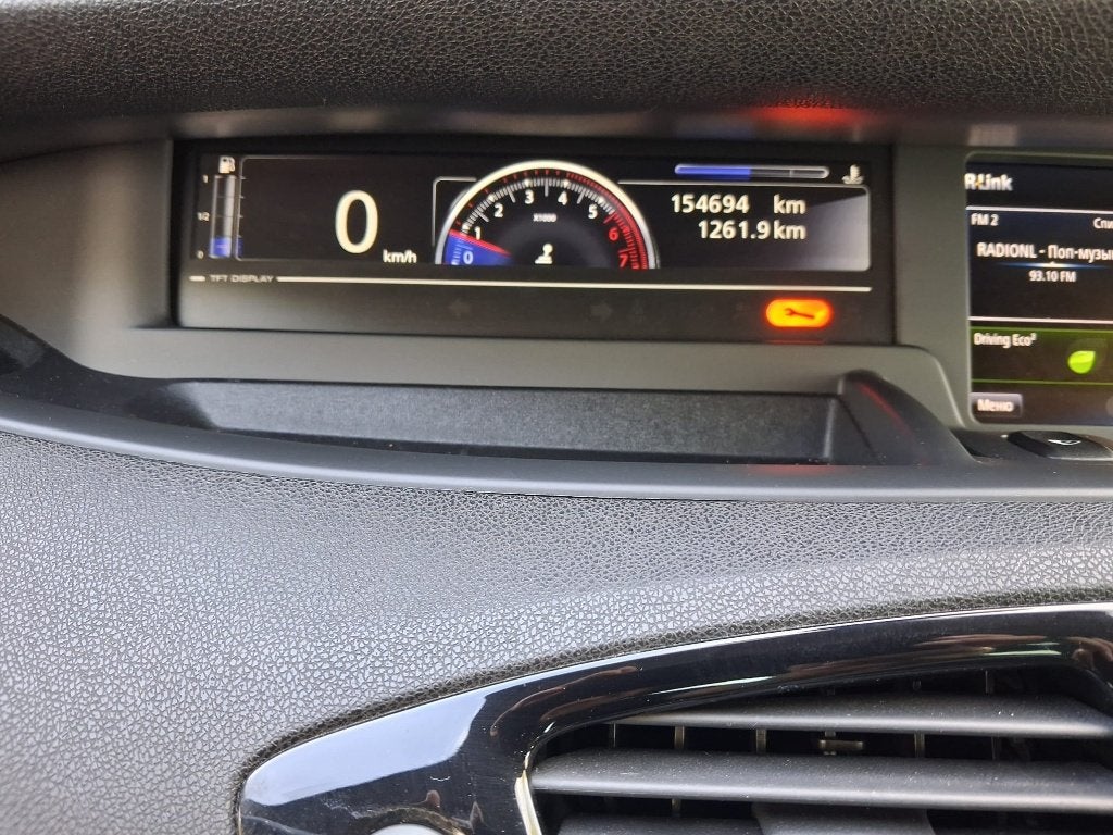 Foto 11 van Renault Grand Scenic 1.2 TCE 97KW 7P 2014 Zwart