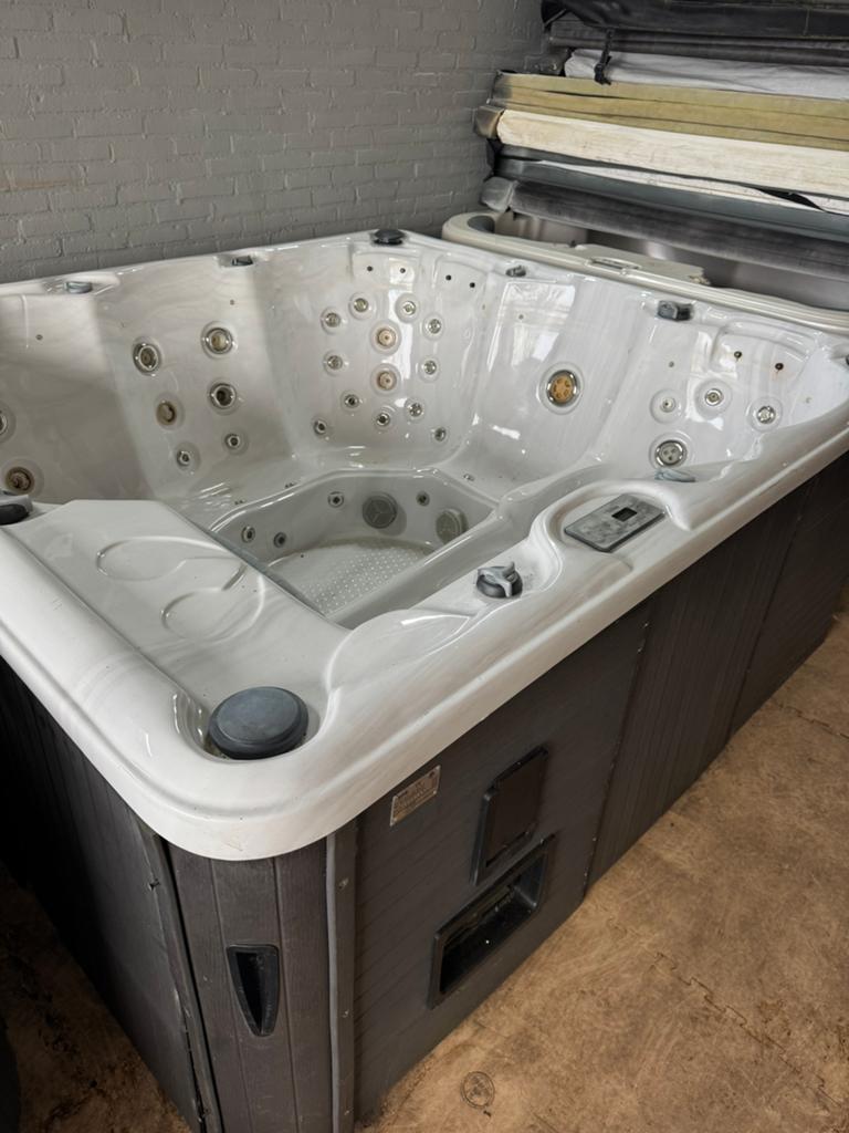 Leuke SunSpa spa 220x210 met werk., Tuin en Terras, Zwembad-toebehoren, Ophalen of Verzenden, Gebruikt