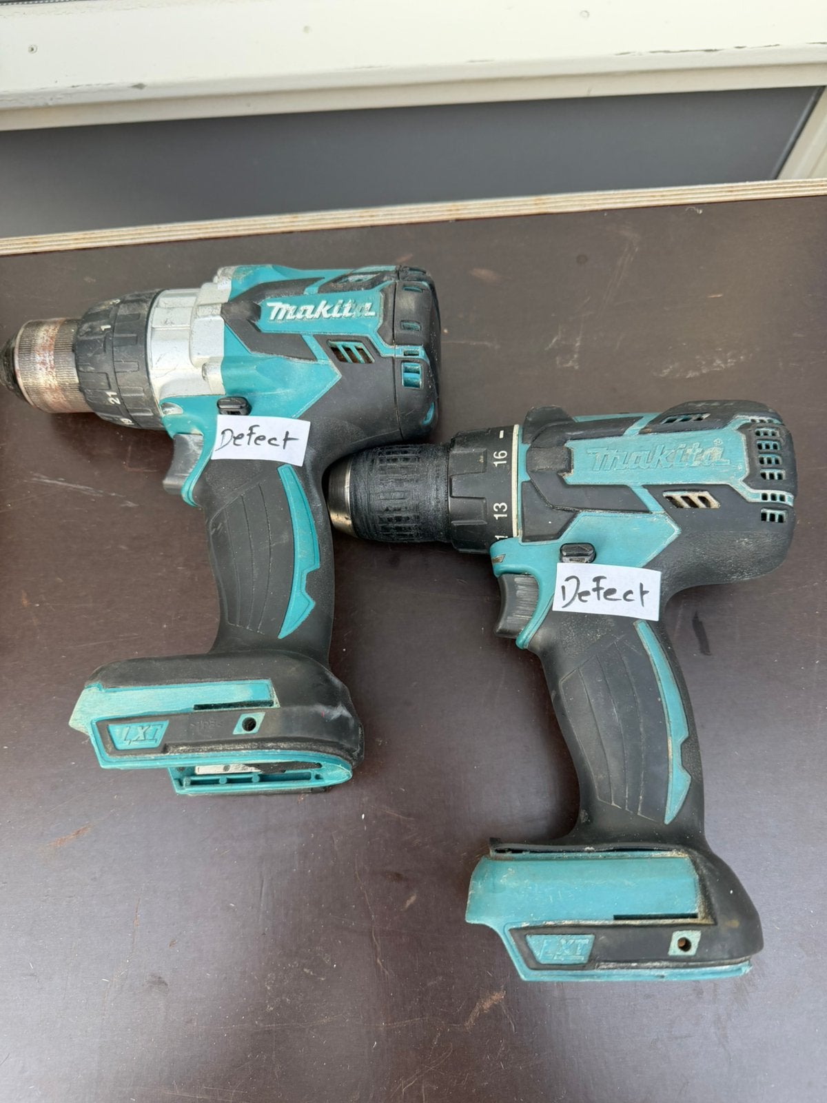 2 defecte Makita schroefmachines