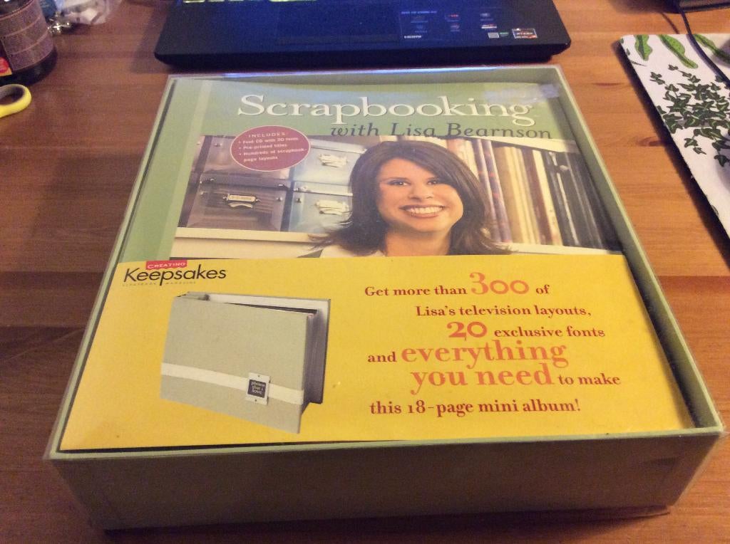 Scrapbooking with Lisa Bearnson Kit. Boek 2 Nieuwe set, Ophalen of Verzenden, Nieuw, Overige typen