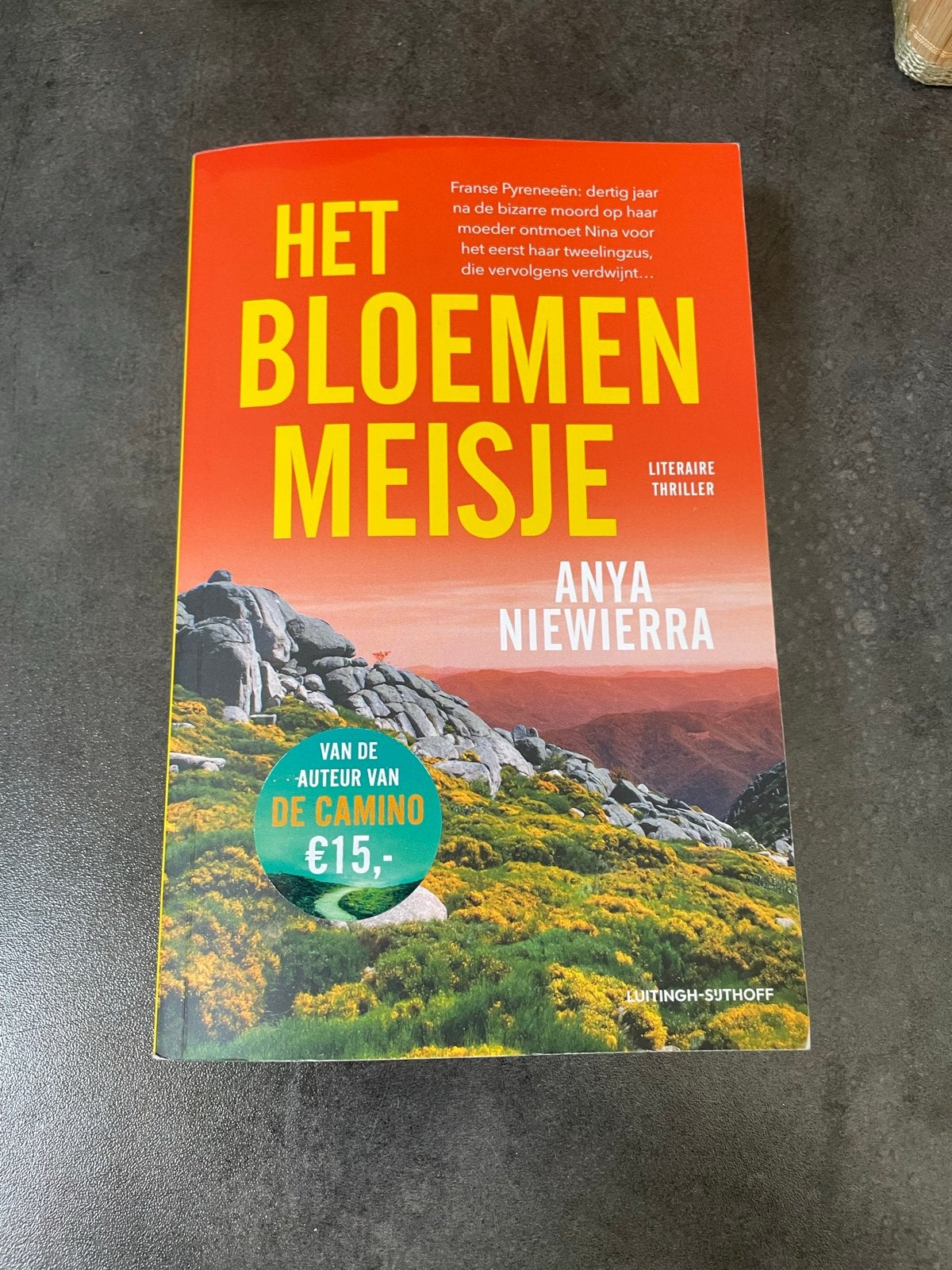 Het Bloemenmeisje - Anya Niewierra (gelezen), Boeken, Ophalen of Verzenden, Gelezen