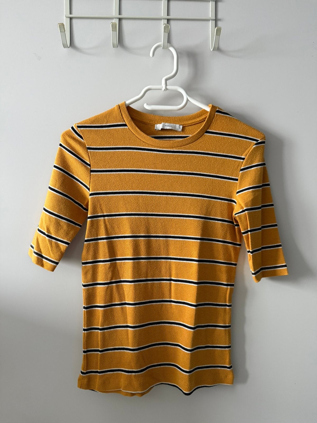 Gestreept Pigalle T-shirt Maat S, Geel, Ophalen of Verzenden, Korte mouw, Maat 36 (S)