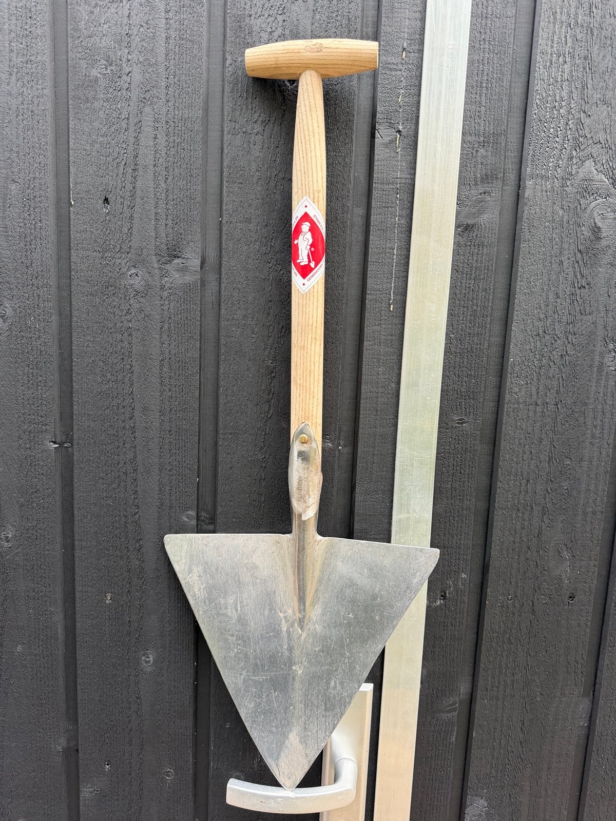 Sneeboer punt schep met nieuwe originele steel, Tuin en Terras, Ophalen of Verzenden, Zo goed als nieuw, Schop