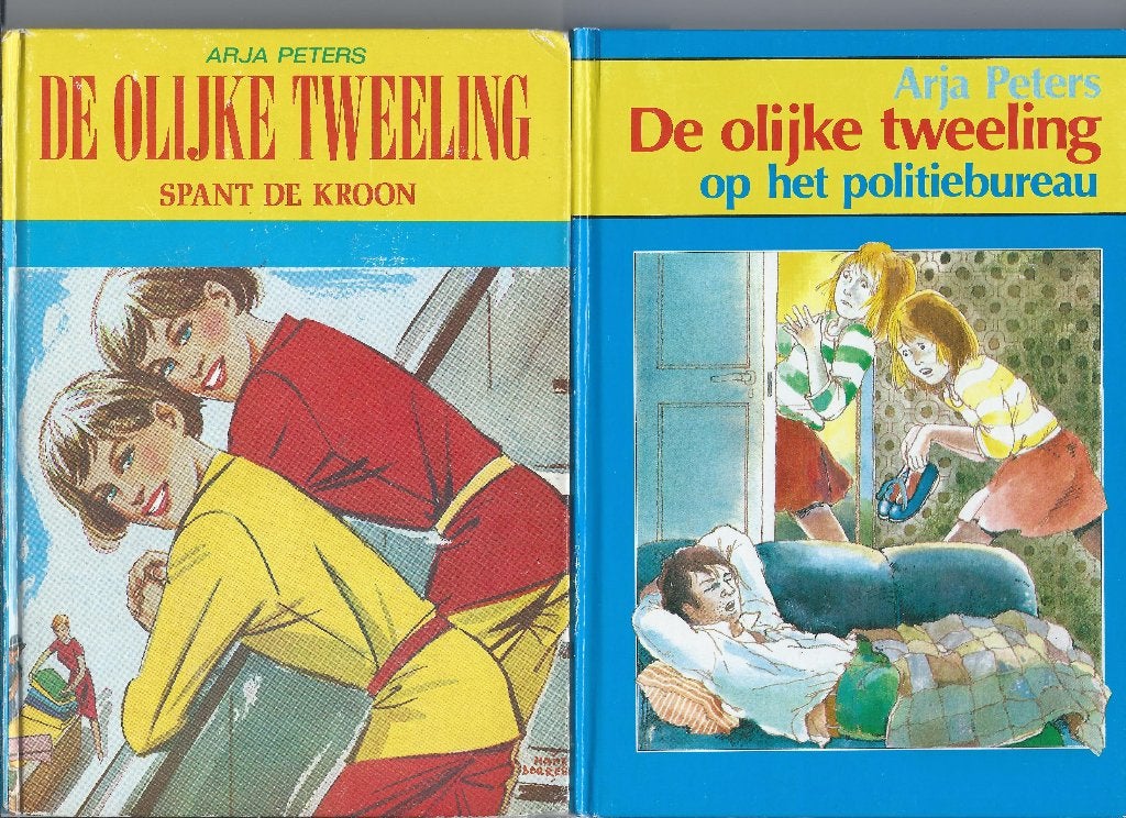 De Olijke Tweeling Spant de Kroon - op het Politiebureau, Ophalen of Verzenden, Zo goed als nieuw, Fictie algemeen