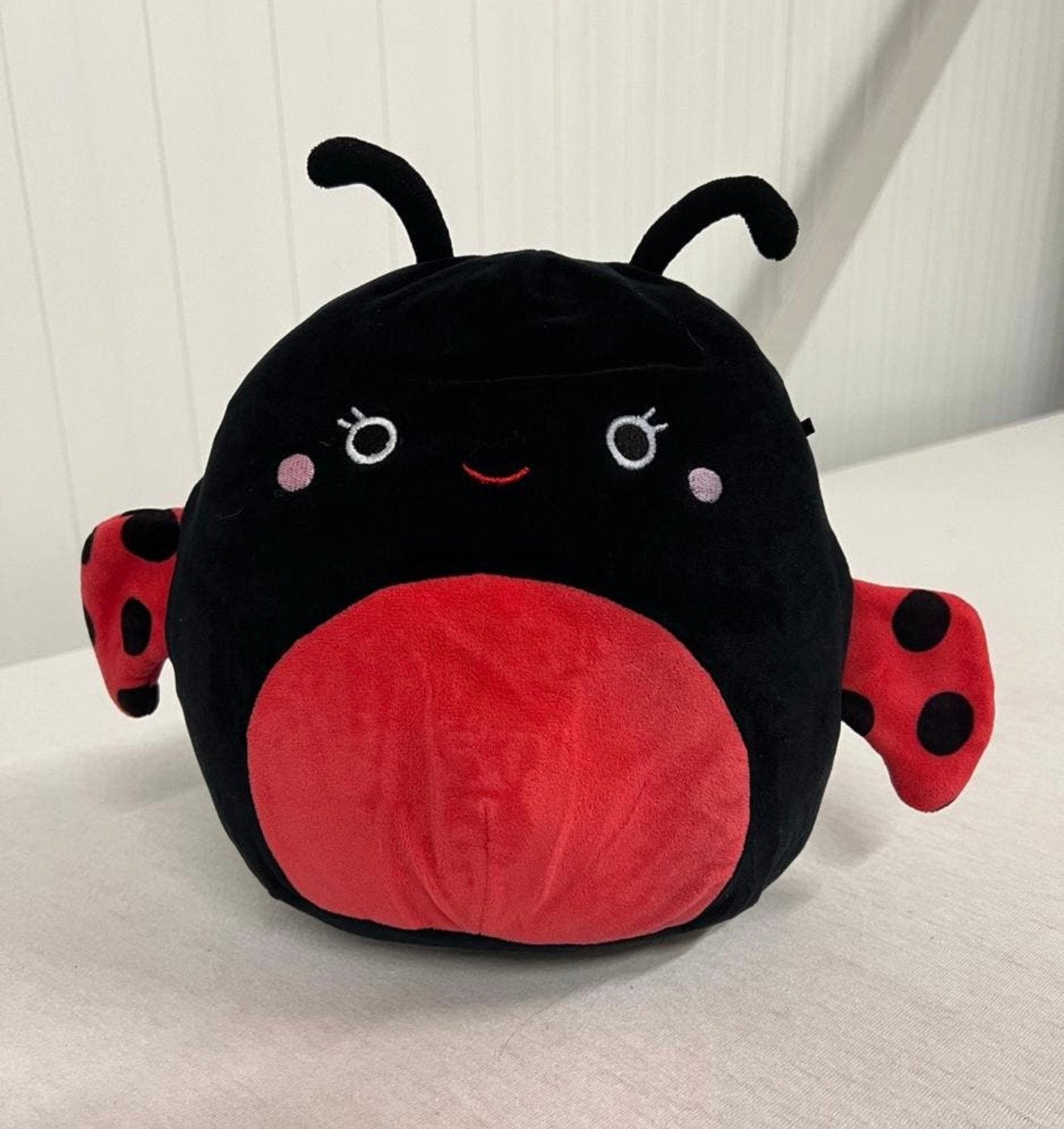 Squishmallow pluche 10” 27cm - Trudy het lieveheersbeestje, Overige typen, M, Ophalen of Verzenden, Zo goed als nieuw