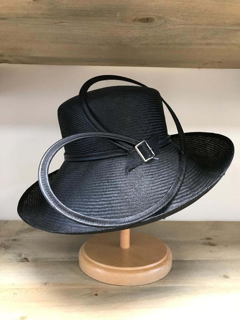 Nieuwe en tweedehands hoeden, Ophalen, Zo goed als nieuw, One size fits all