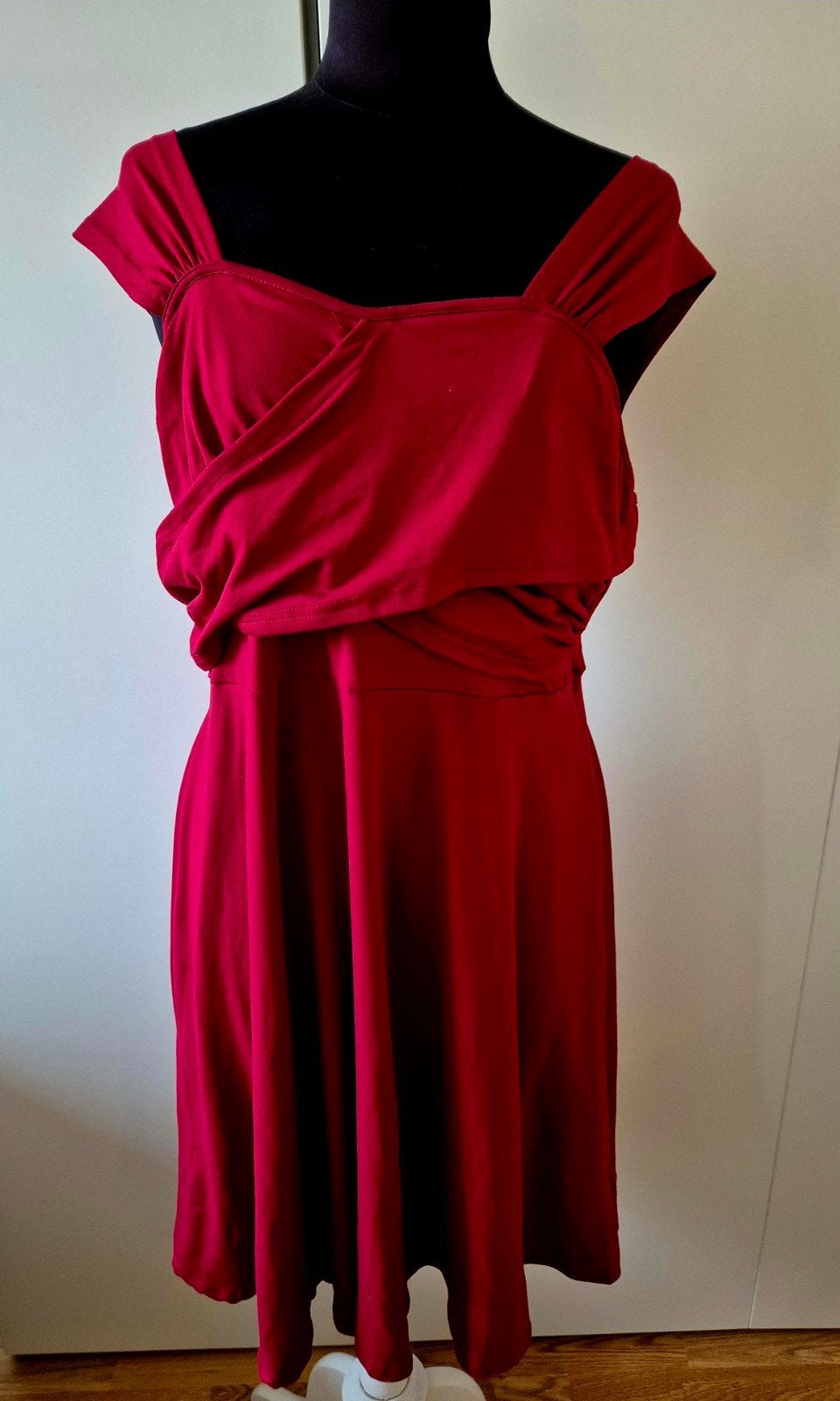 Prachtige wijnrode jurk met overslag – maat XL, Kleding | Dames, Maat 46/48 (XL) of groter, Ophalen of Verzenden, Zo goed als nieuw