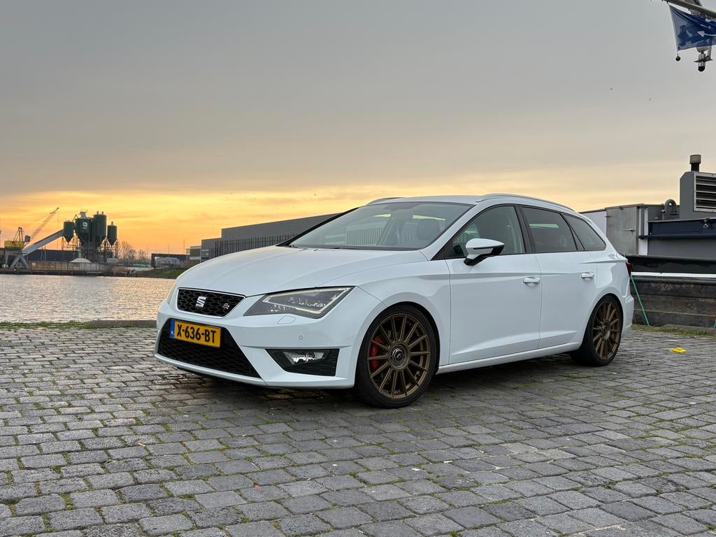 Seat Leon 1.4 TSI 140 pk 2013 Wit, Voorwielaandrijving, Zwart, 4 cilinders, Leon