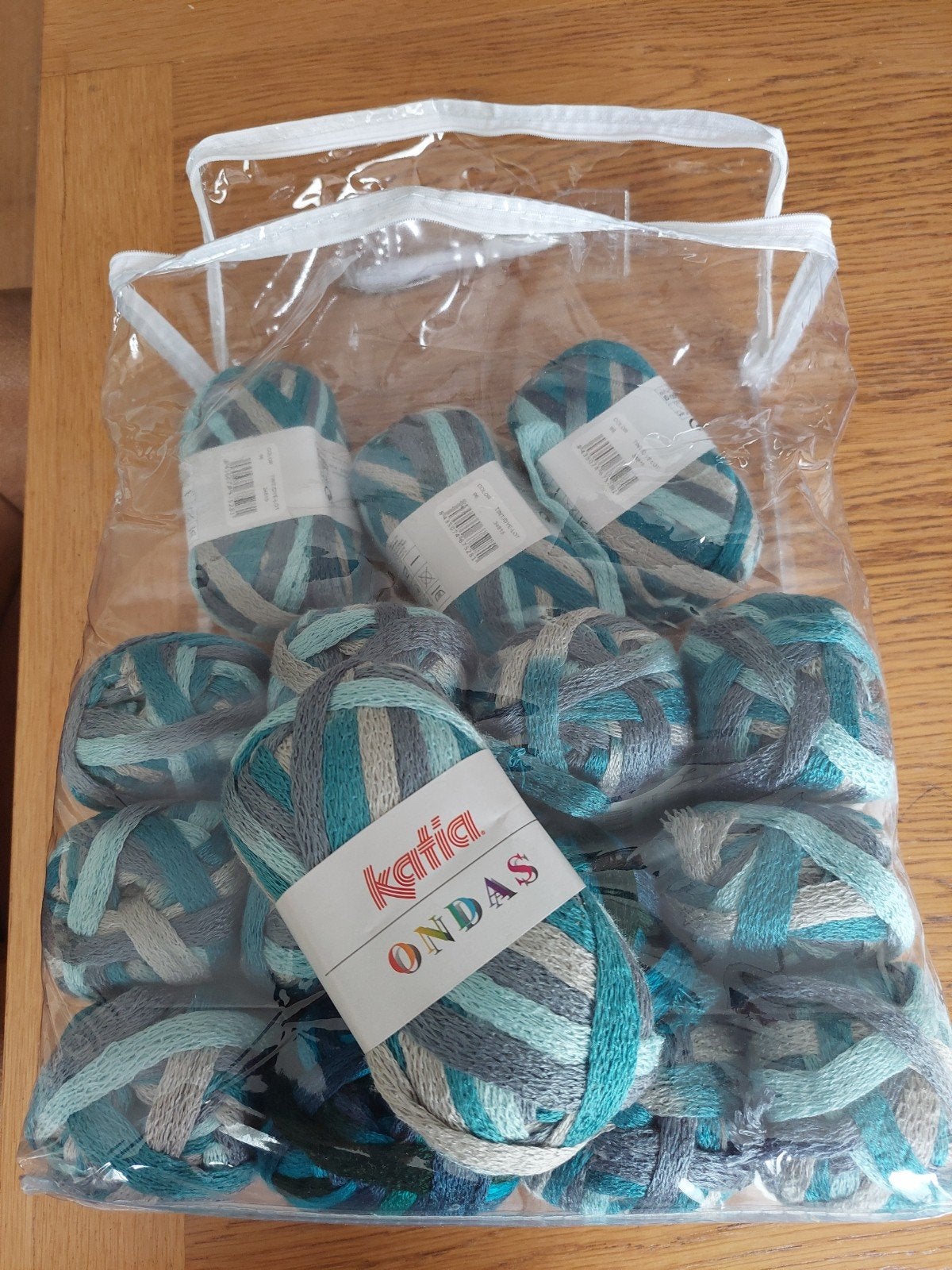 Katia Ondas - 16 bollen, Ophalen, Nieuw, Breien of Haken, Wol of Garen