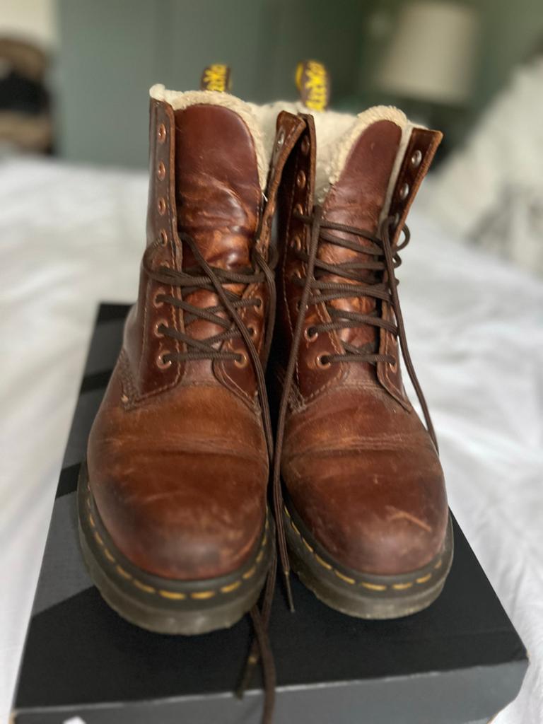 Dr. Martens 1460 Serena bruine gevoerde laarzen - maat 38, Bruin, Boots, Ophalen of Verzenden, Gedragen