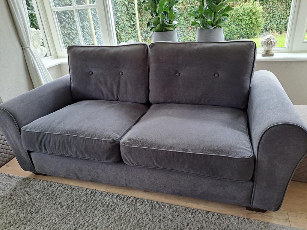 Comfortabele grijze tweezitsbanken. Gratis., Ophalen, Gebruikt, Klassiek, Comfortabel, 150 tot 200 cm