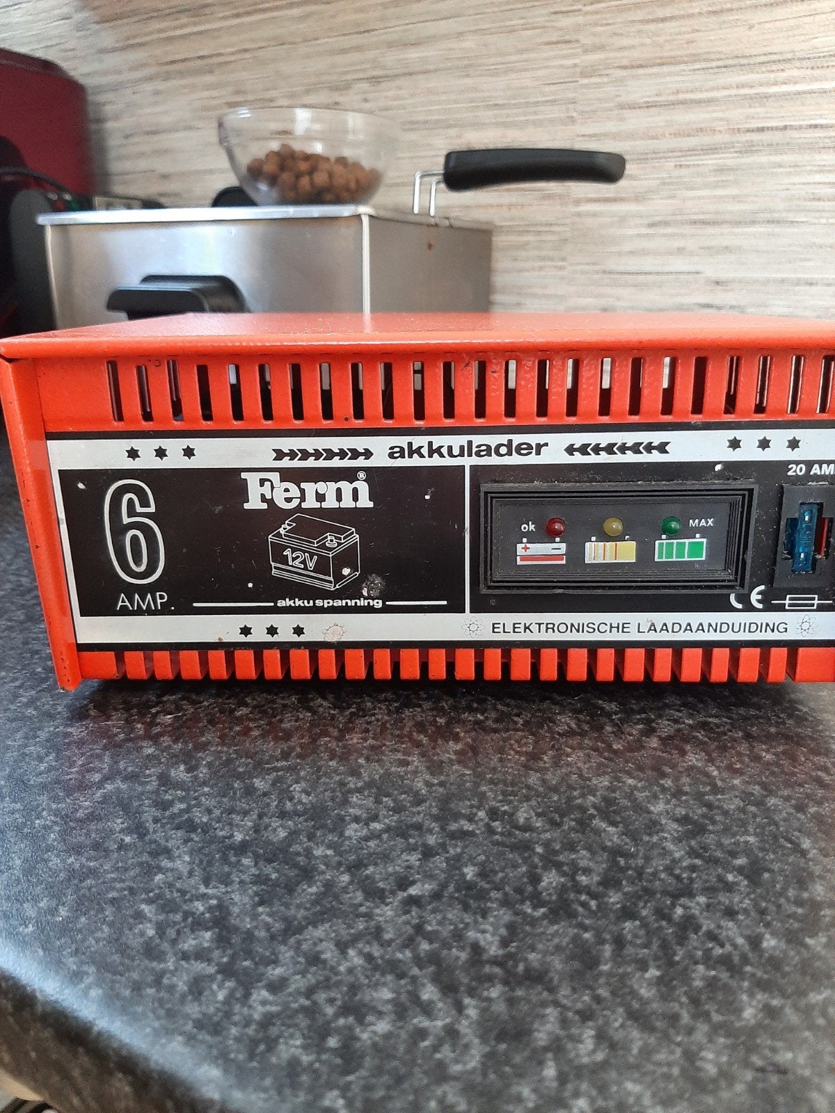 Ferm Acculader 6 AMP 12V - Betrouwbaar en Gebruikt, Gebruikt, Universele onderdelen