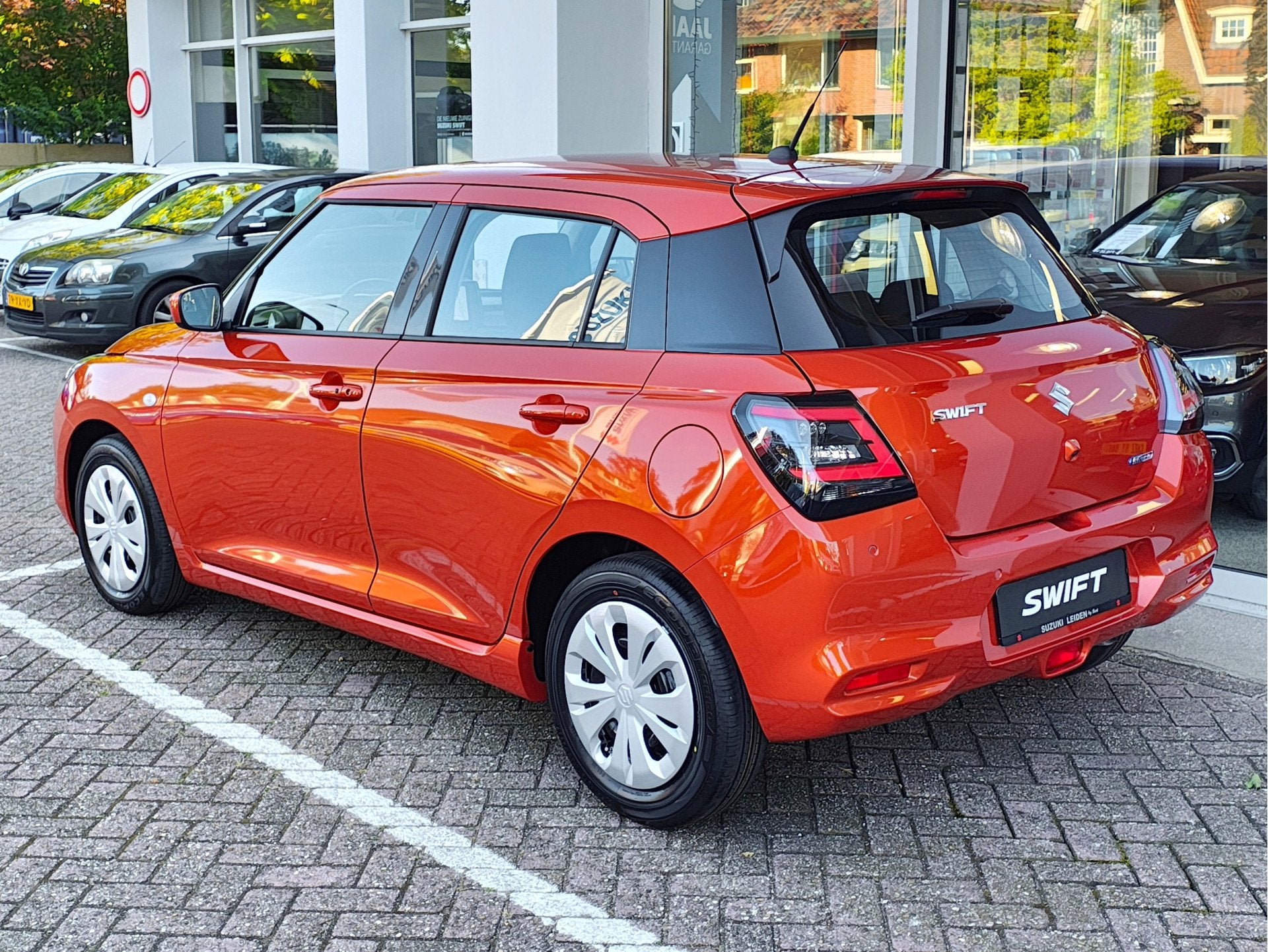 Suzuki Swift 1.2 COMFORT SMART HYBRID Direct Leverbaar | Tot, Auto's, Suzuki, Voorwielaandrijving, Stof, Zwart, Overige kleuren