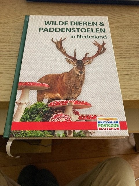 Wilde Dieren en paddestoelen boek gaat anders naar kringliop, Overige atlassen, 2000 tot heden, Nieuw, Ophalen of Verzenden
