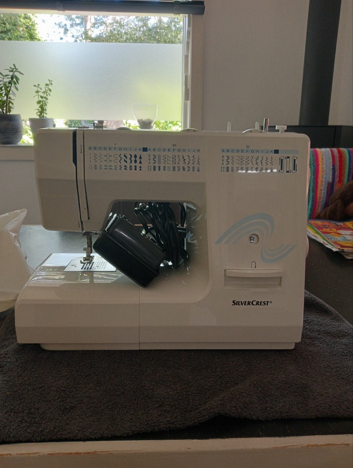 SilverCrest SNM 33 A1 Naaimachine - gebruikt, Hobby en Vrije tijd, Naaimachines en Toebehoren, Ophalen, Gebruikt, Naaimachine