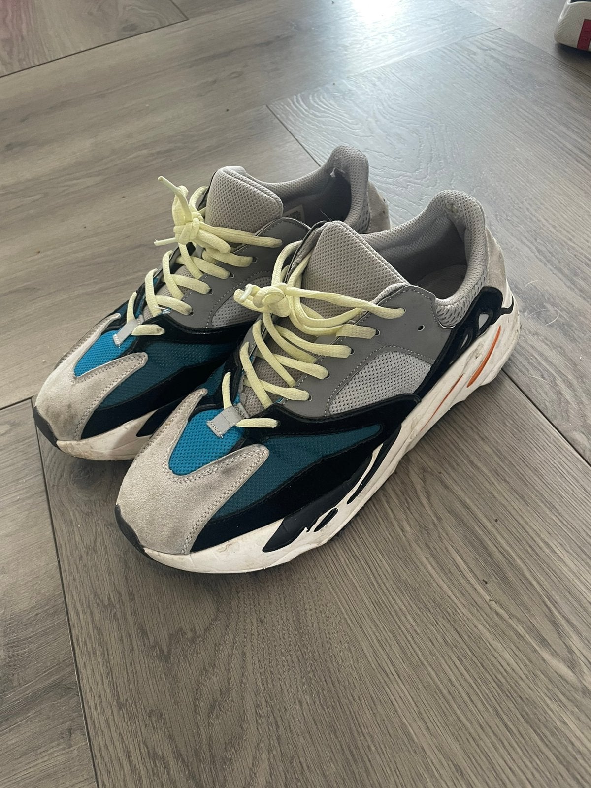 Yeezy 700 v2 maat 43, Kleding | Heren, Schoenen, Ophalen of Verzenden