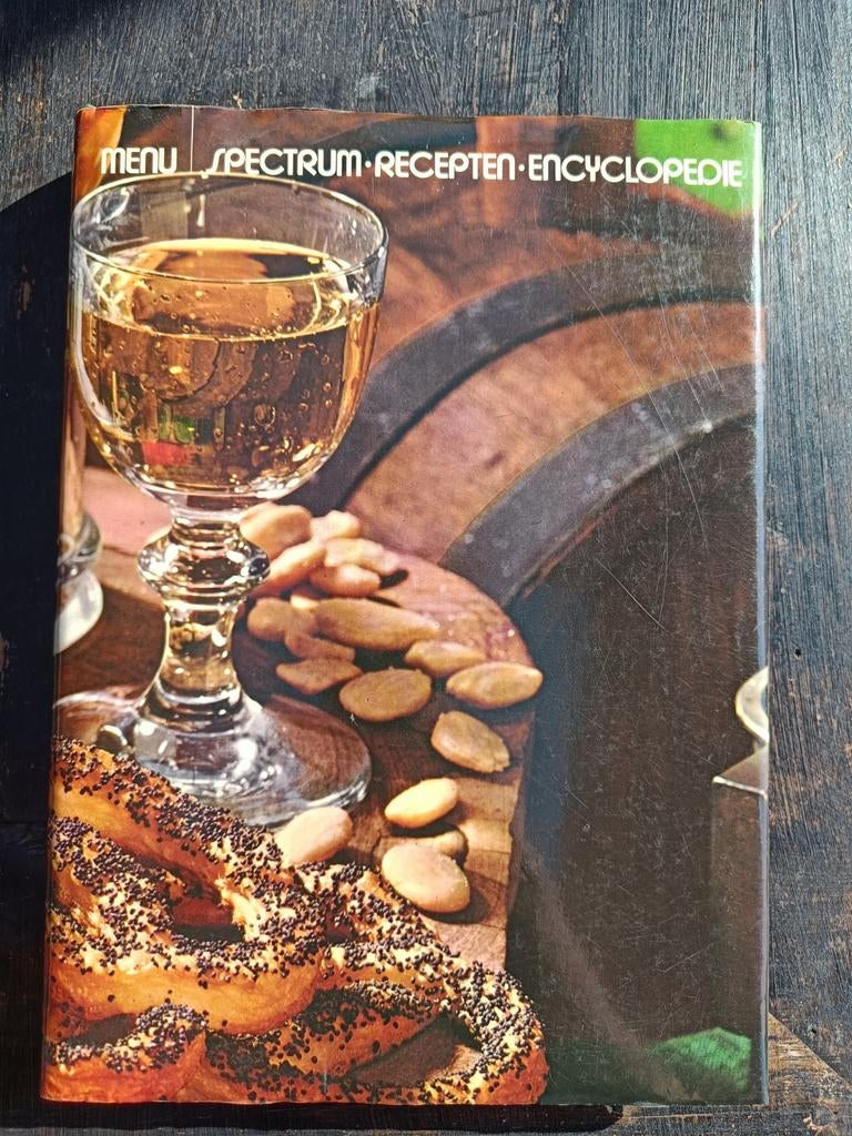 MENU Spectrum Recepten Encyclopedie - Band 7 Kookboek, Gelezen, Overige typen, Ophalen of Verzenden, Wina Born, Lily van Pareren