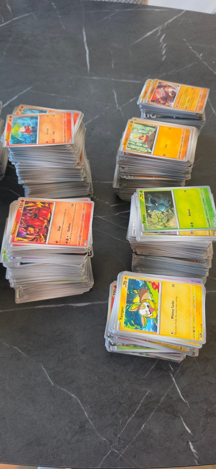 9kg Pokémon Kaarten Bulk-5240 stuks uit 16 sets waarde €1315, Ophalen of Verzenden, Zo goed als nieuw, Meerdere kaarten