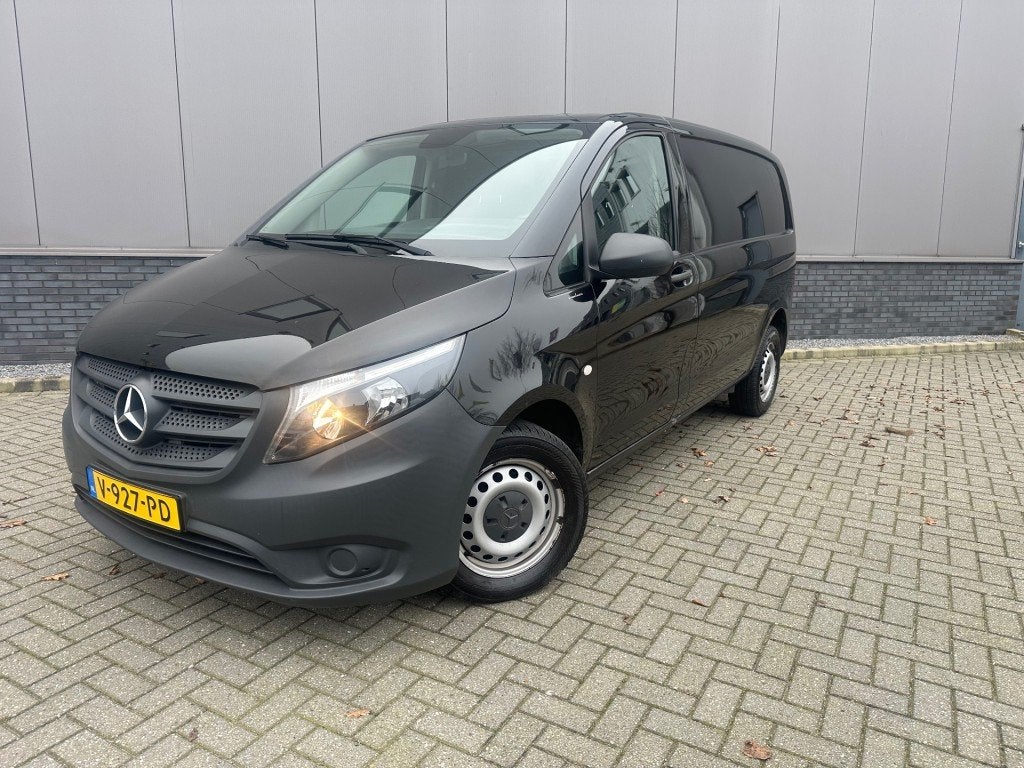 Mercedes-benz VITO 109 CDi Functional+Airco Navi, 4 cilinders, Zwart, Bedrijf, 1598 cc