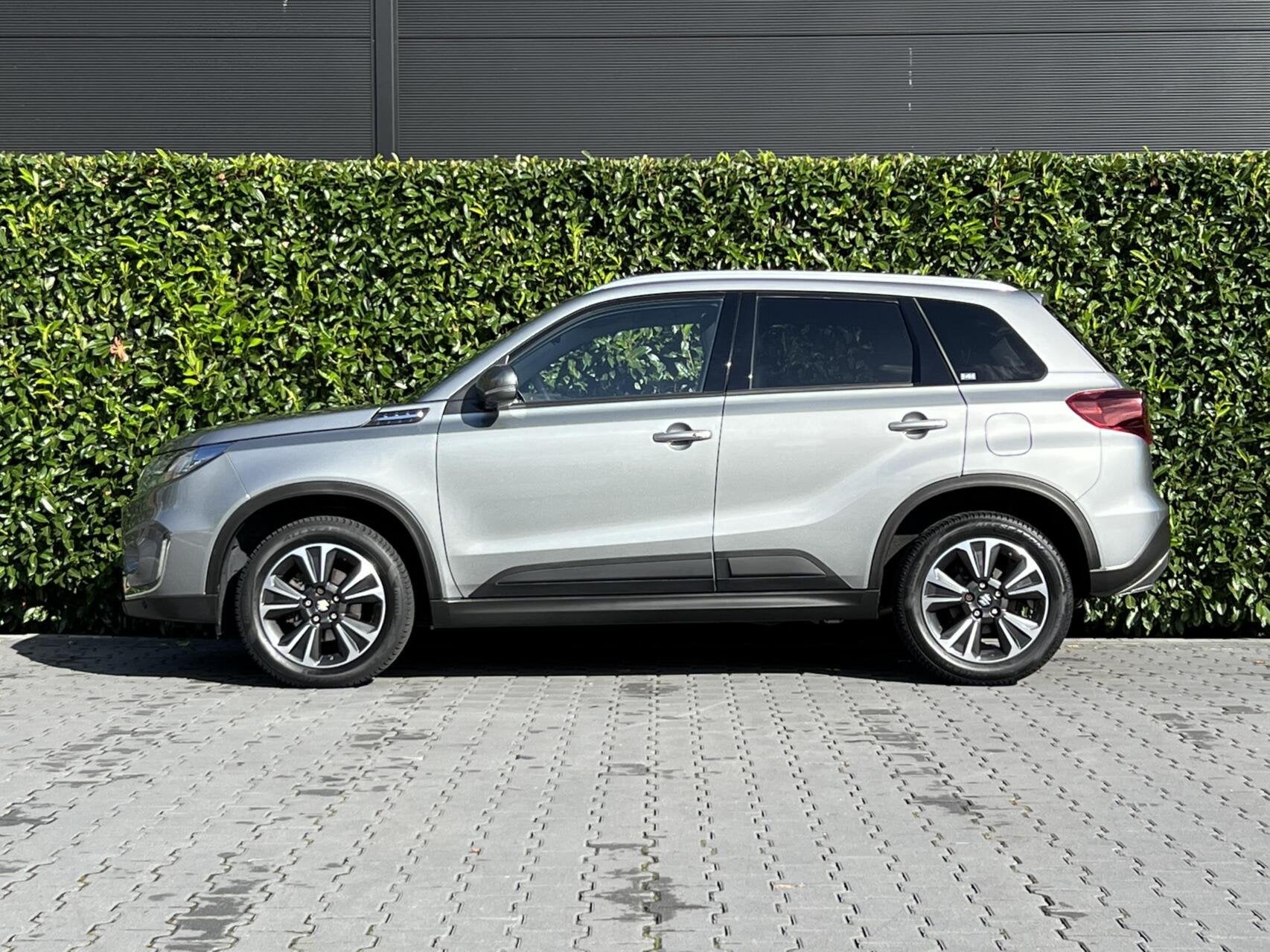 Suzuki Vitara 1.4 Boosterjet Style Smart Hybrid, 1E EIGENAAR, Gebruikt, Zwart, 129 pk, Bedrijf
