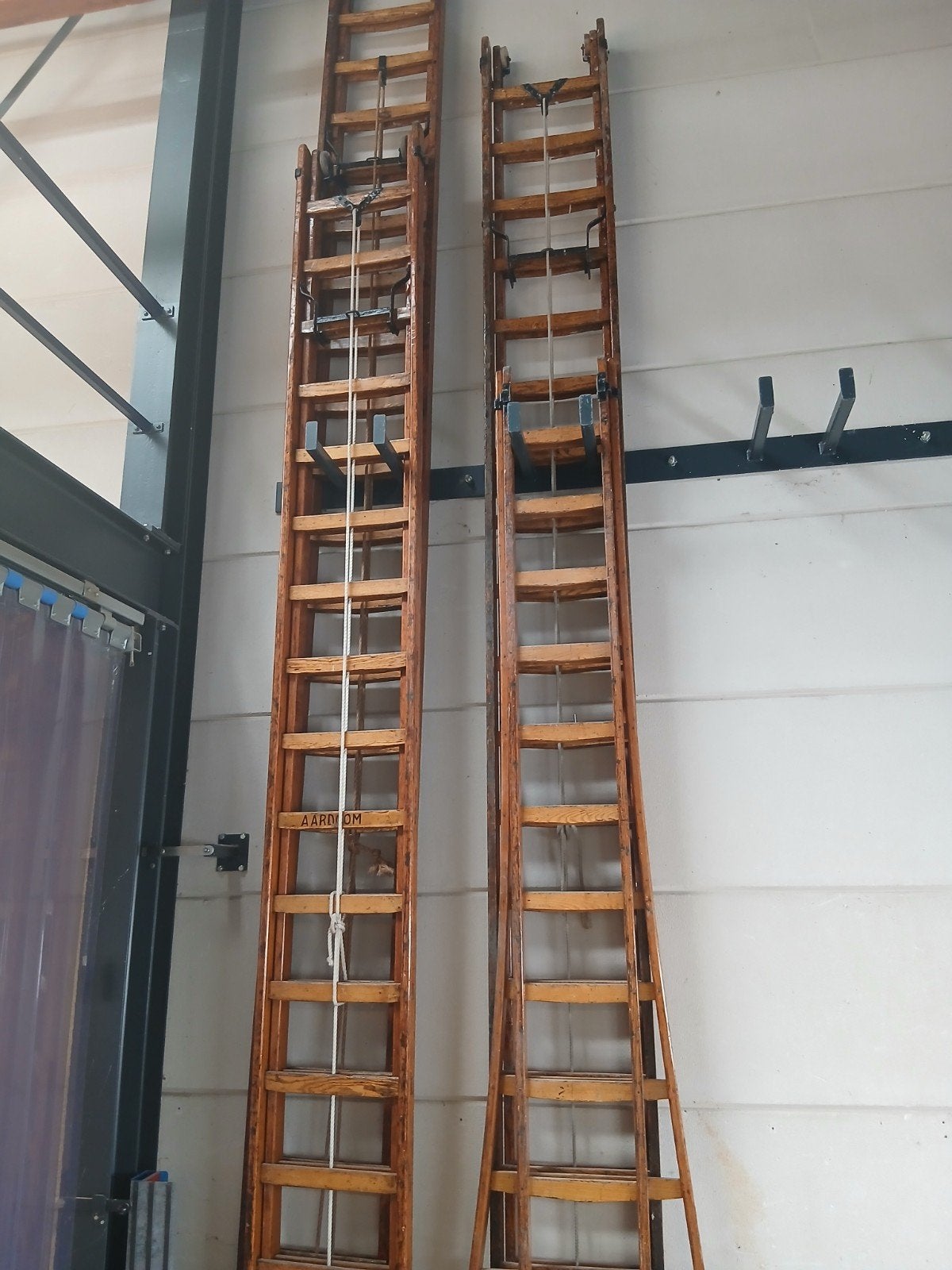 Schuifladders en steekladder, Doe-het-zelf en Verbouw, Ladders en Trappen, Ophalen of Verzenden