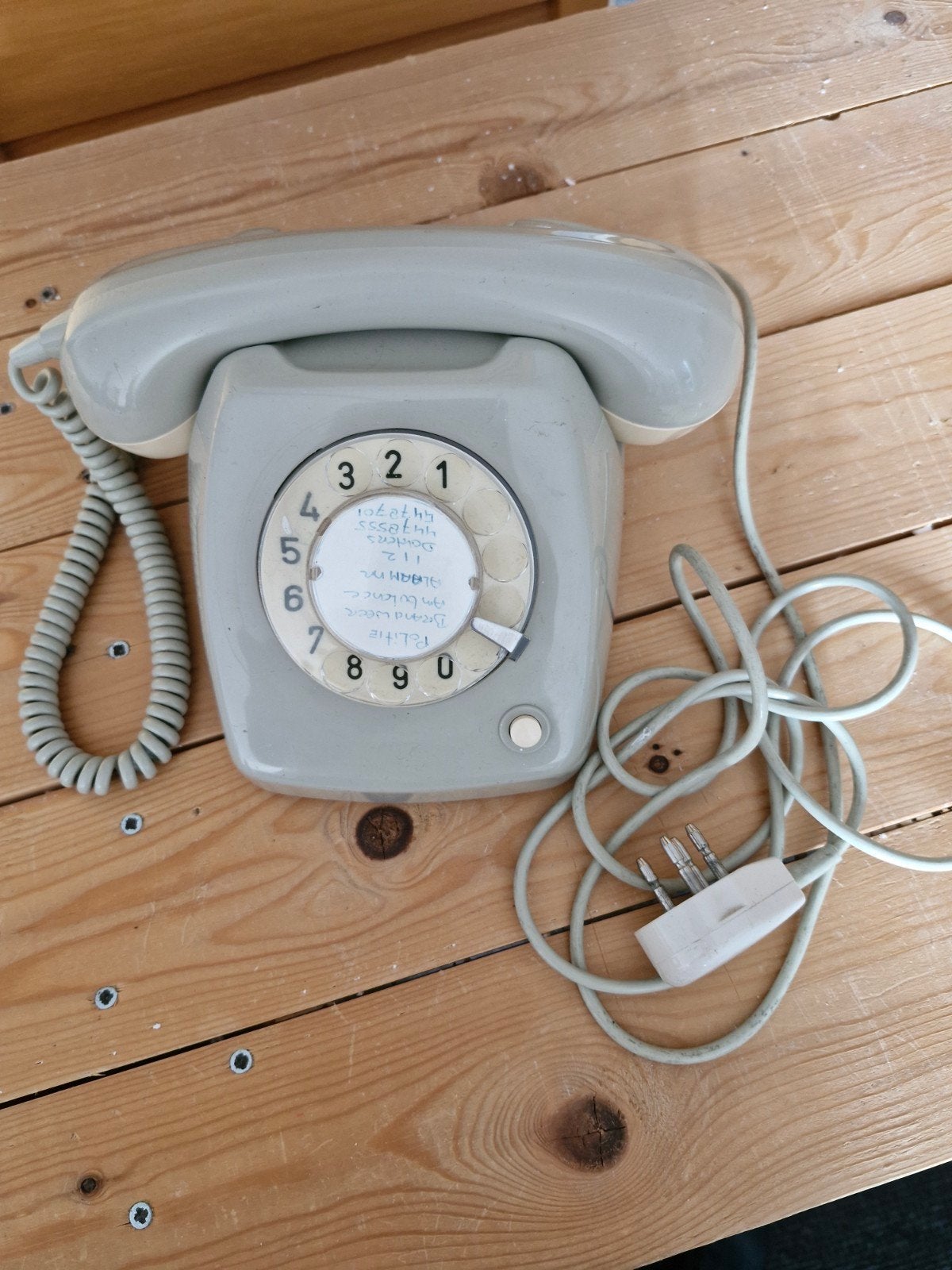 Vintage Telefoon met Draaischijf - Grijs, Telecommunicatie, Vaste telefoons | Niet Draadloos, Ophalen, Gebruikt, Met draaischijf