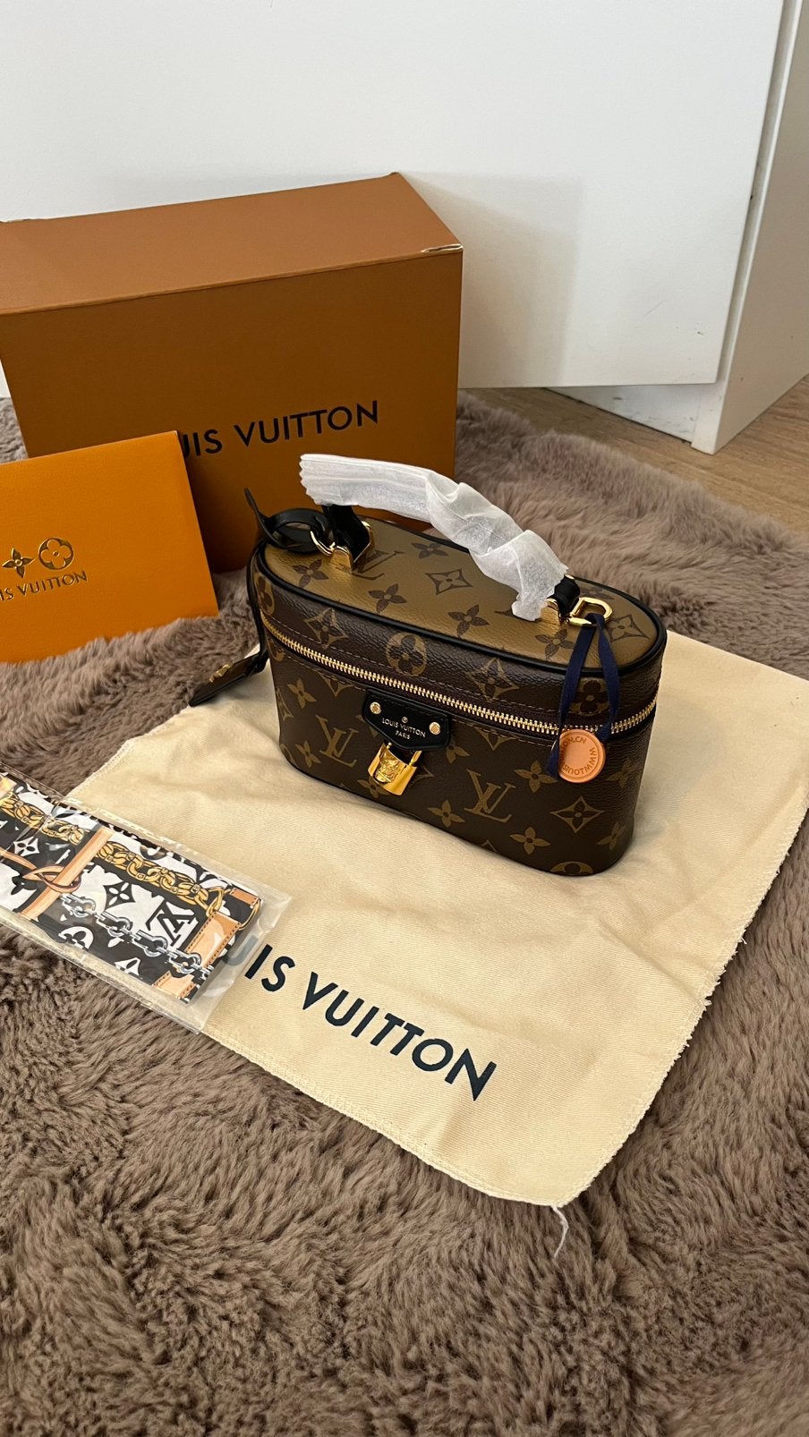 [UITVERKOCHT] Louis Vanity Chain Pouch, Ophalen of Verzenden, Nieuw, Bruin, Handtas