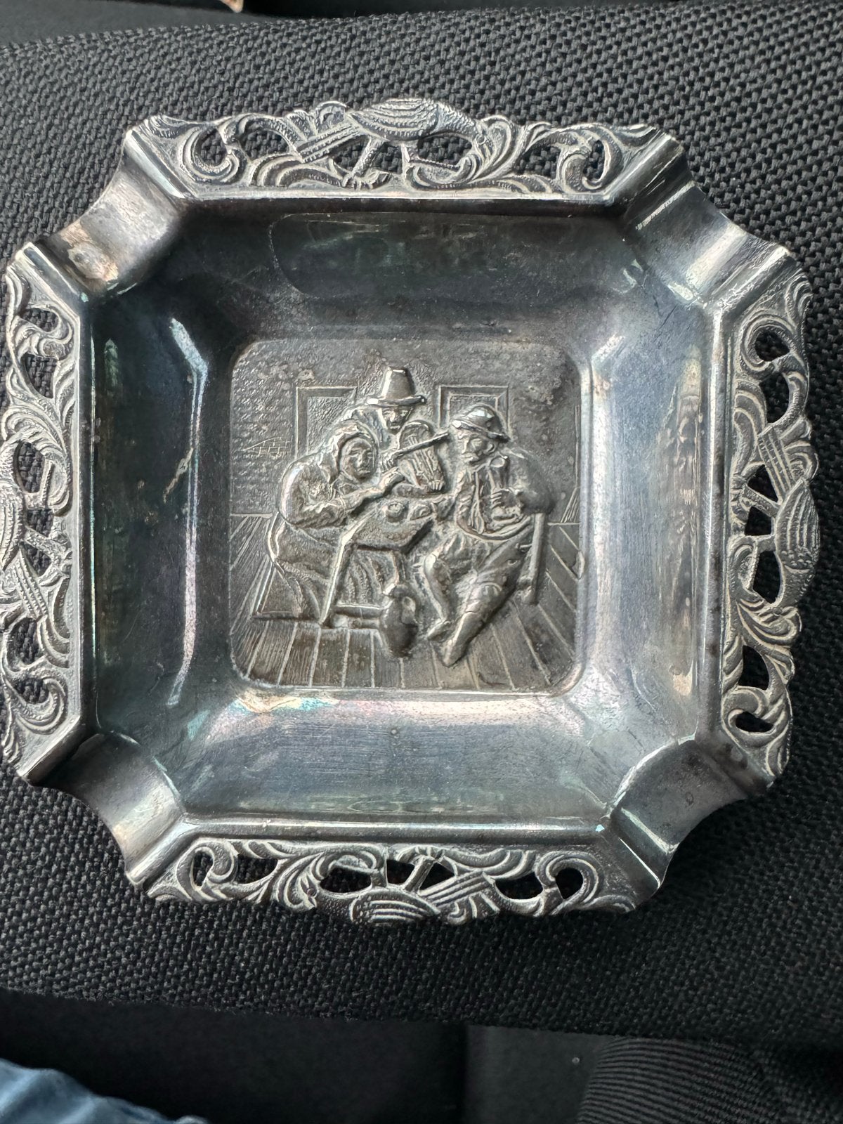 Antieke verzilverde asbak met Scène van Drinkende Mannen, Antiek en Kunst, Ophalen of Verzenden, Zilver