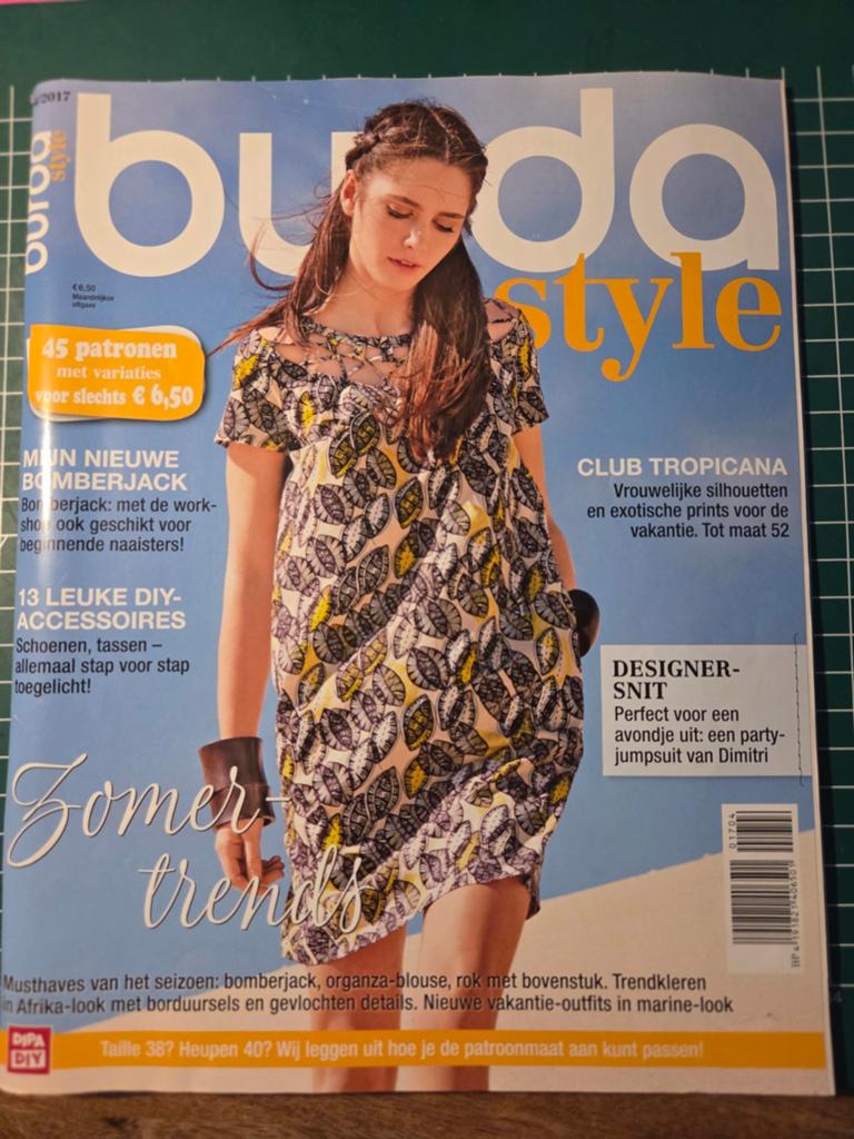 Burda Style 4/2017 - Compleet en Ongebruikt, Hobby en Vrije tijd, Kledingpatronen, Overige typen, Vrouw, Nieuw, Burda