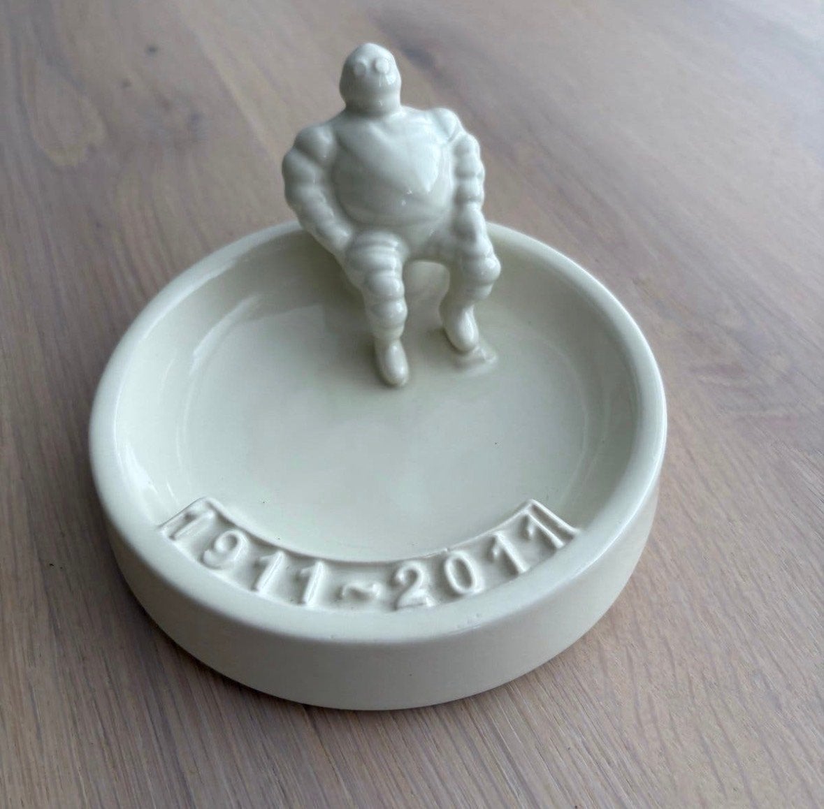 Originele Michelin Bibendum asbak 1911-2011, Ophalen of Verzenden, Zo goed als nieuw, Gebruiksvoorwerp