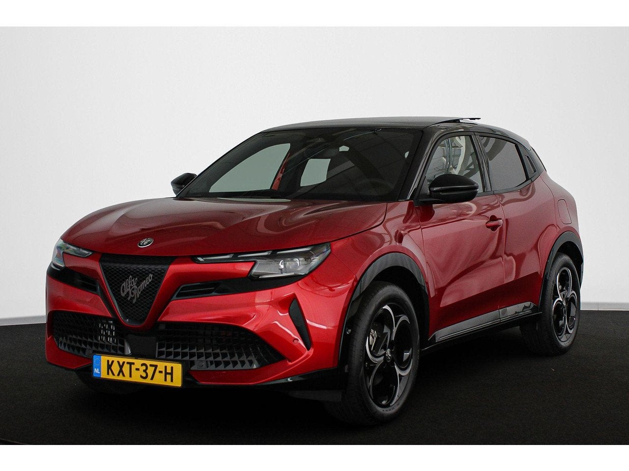 Alfa Romeo Junior 1.2 Turbo Hybrid Ibrida Ti Pano Stoelverwa, Auto's, Automaat, 145 pk, Geheel digitaal combi-instrument, Gebruikt