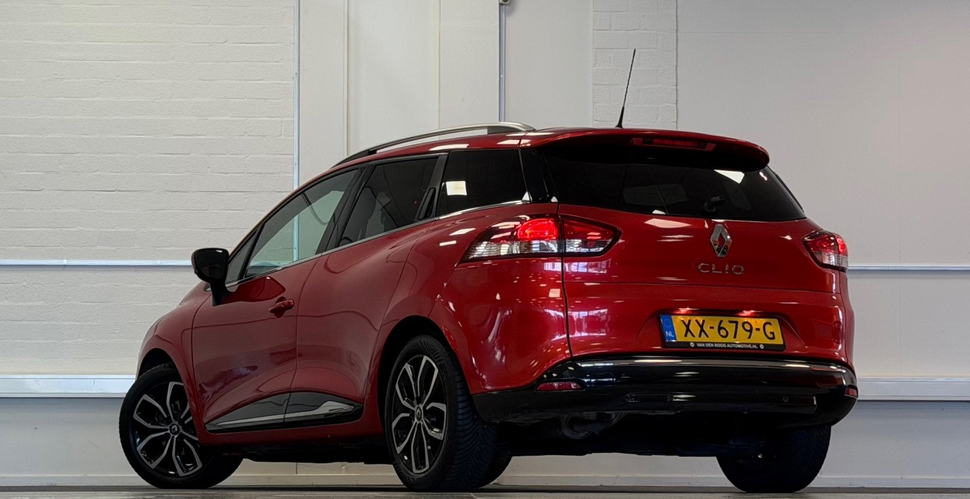 Renault Clio Estate 0.9i TCe Intens 1e eigenaar Navigatie Cl, Auto's, Voorwielaandrijving, 898 cc, Gebruikt, 1098 kg